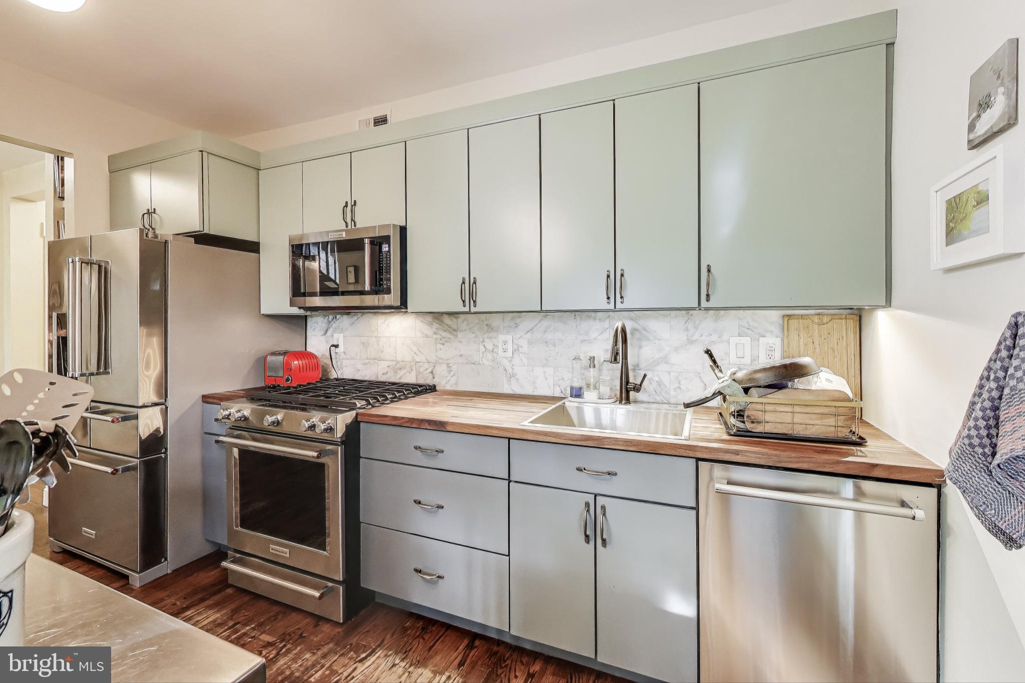 BERKSHIRE OAKWOOD - Residential