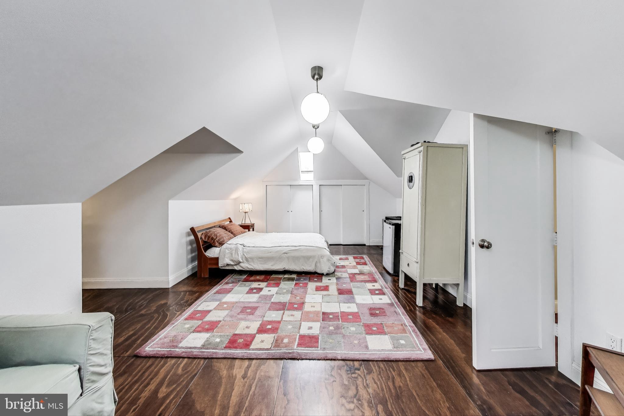 BERKSHIRE OAKWOOD - Residential