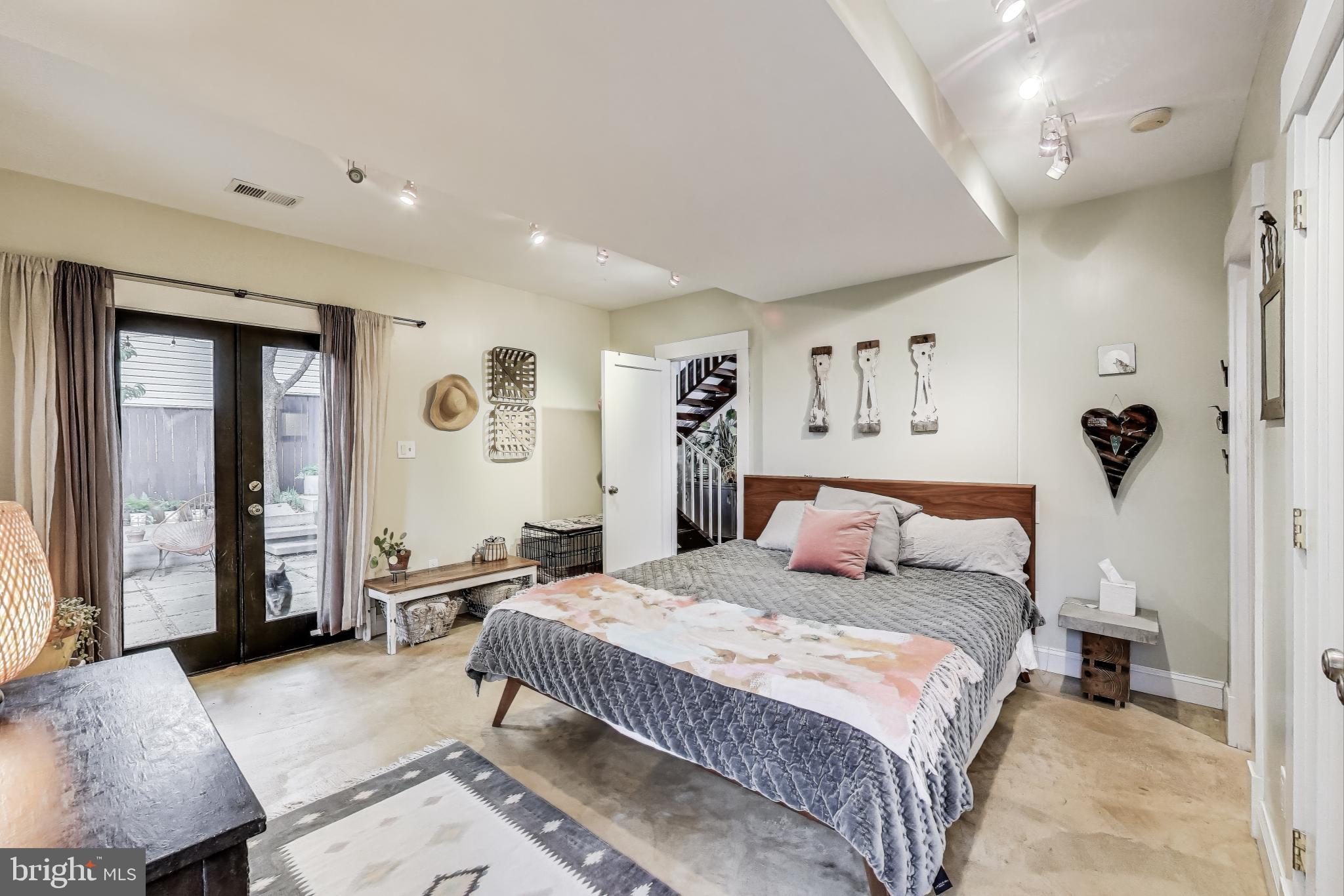 BERKSHIRE OAKWOOD - Residential