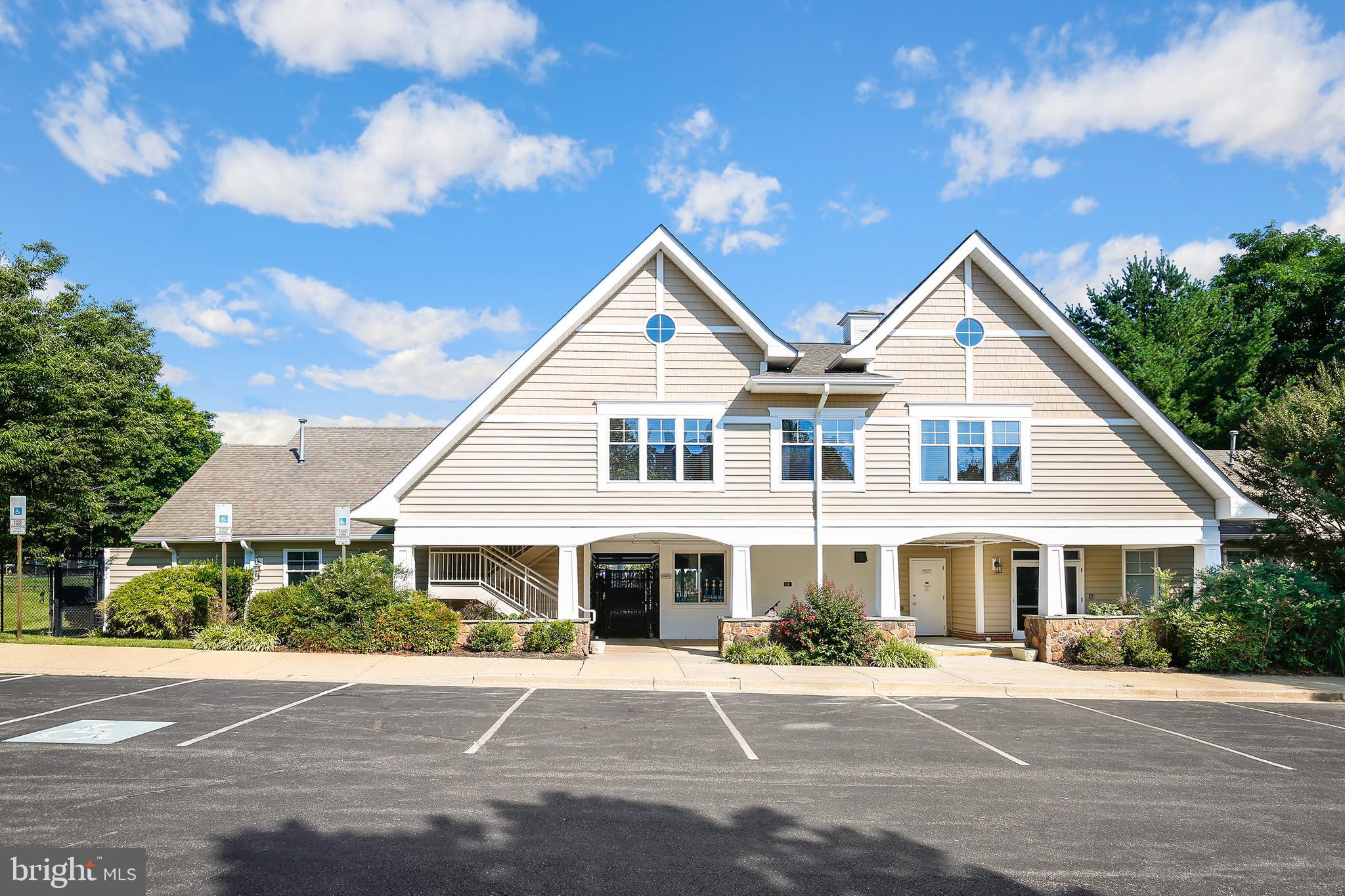 VISTAS AT WASHINGTONIAN WOODS - Residential
