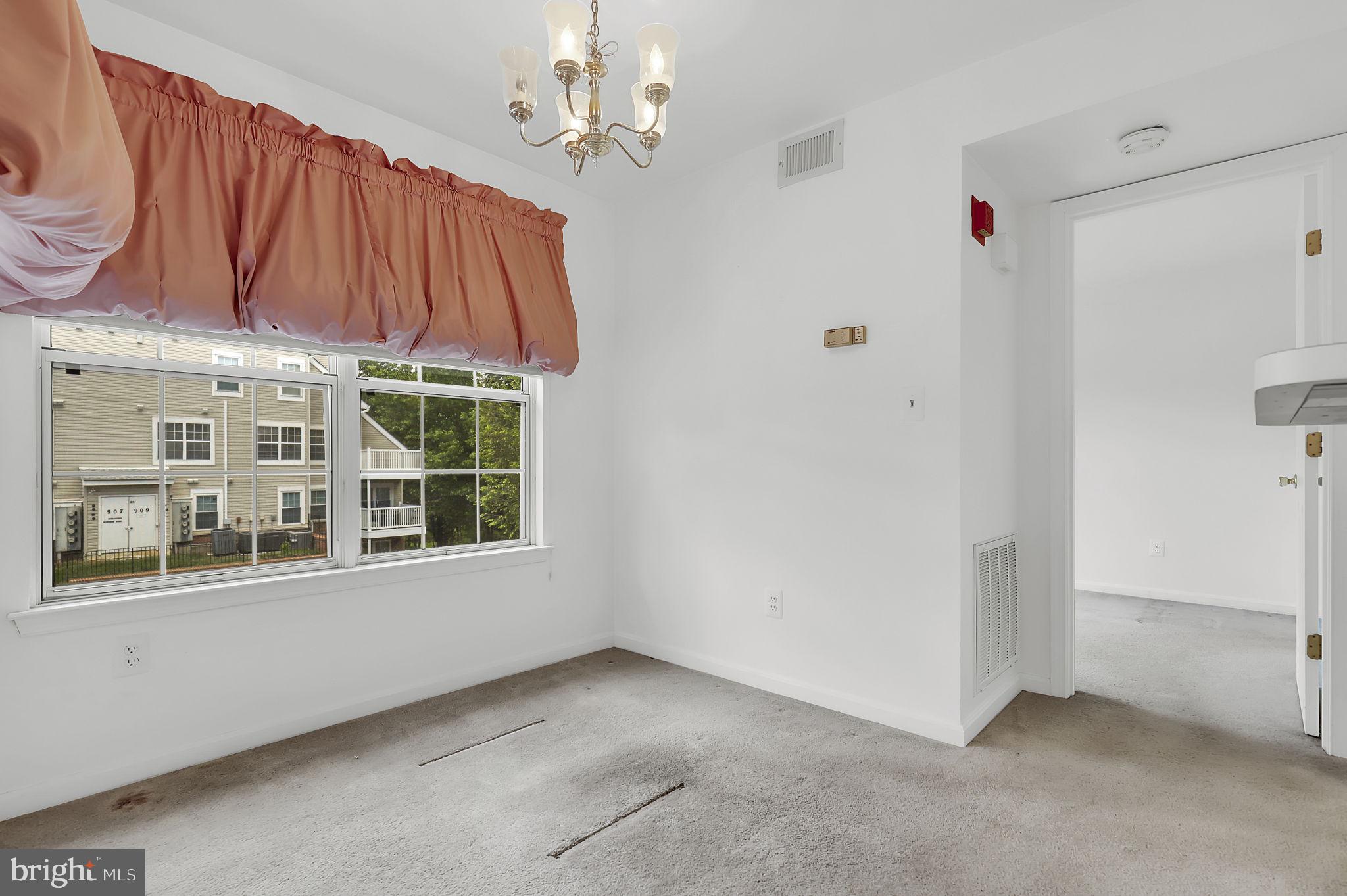 VISTAS AT WASHINGTONIAN WOODS - Residential