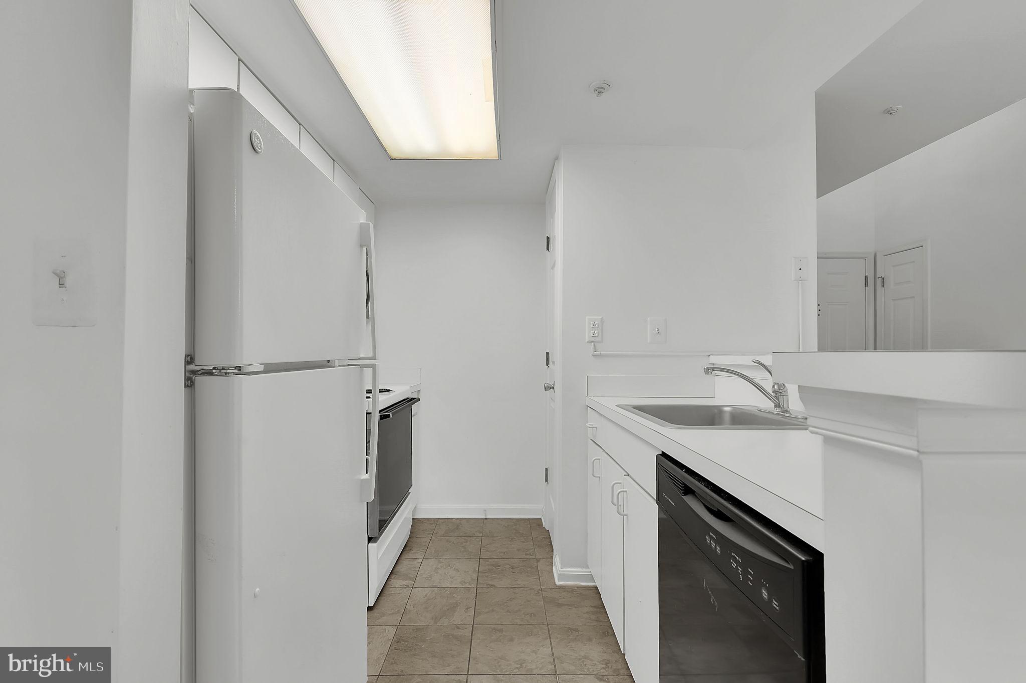 VISTAS AT WASHINGTONIAN WOODS - Residential