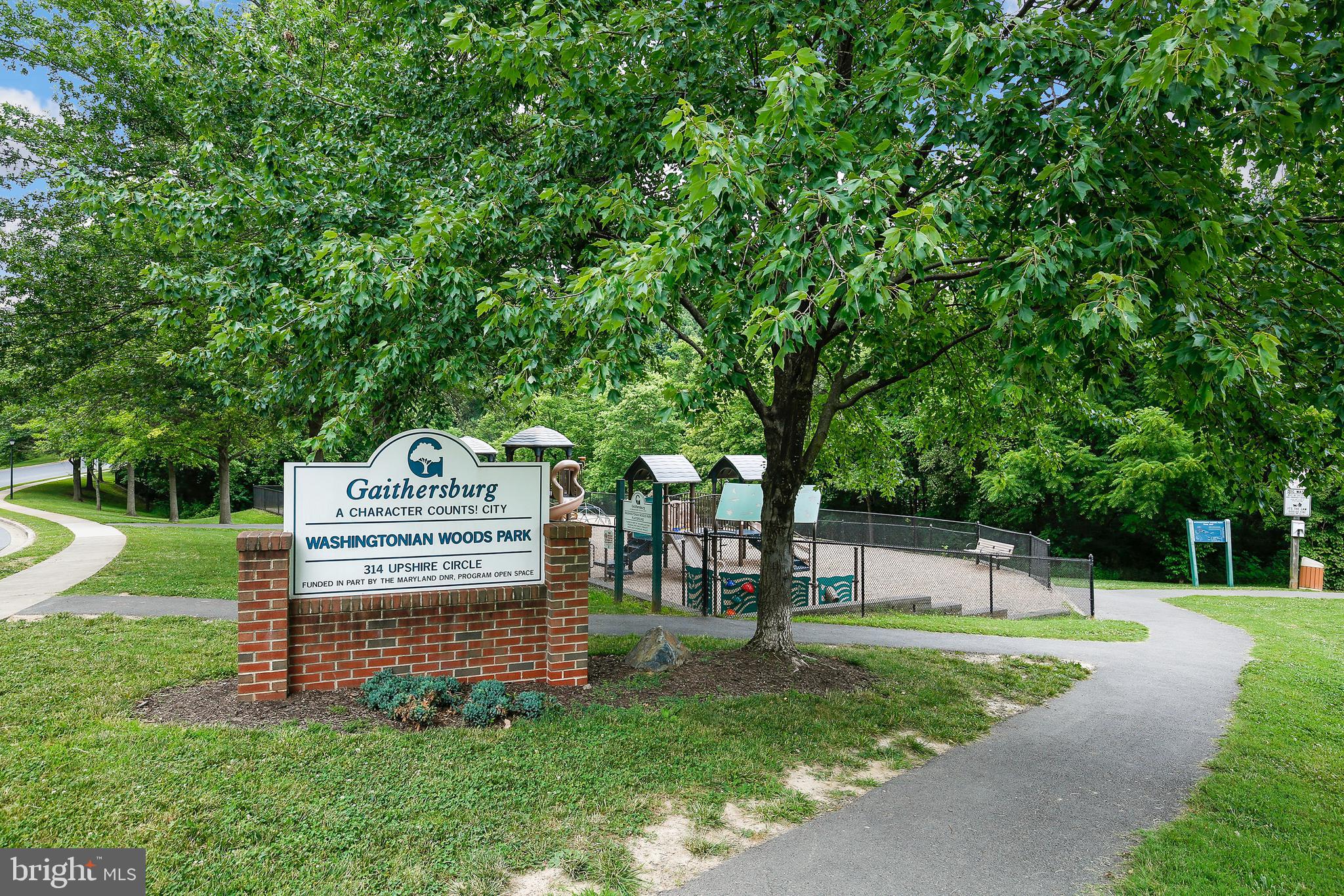 VISTAS AT WASHINGTONIAN WOODS - Residential