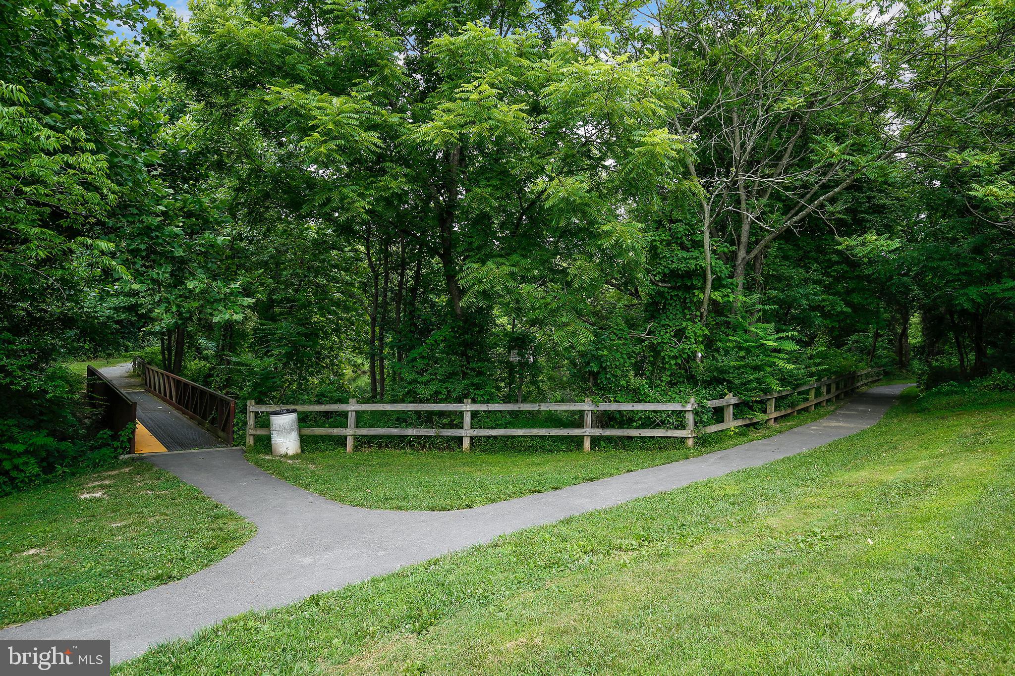 VISTAS AT WASHINGTONIAN WOODS - Residential