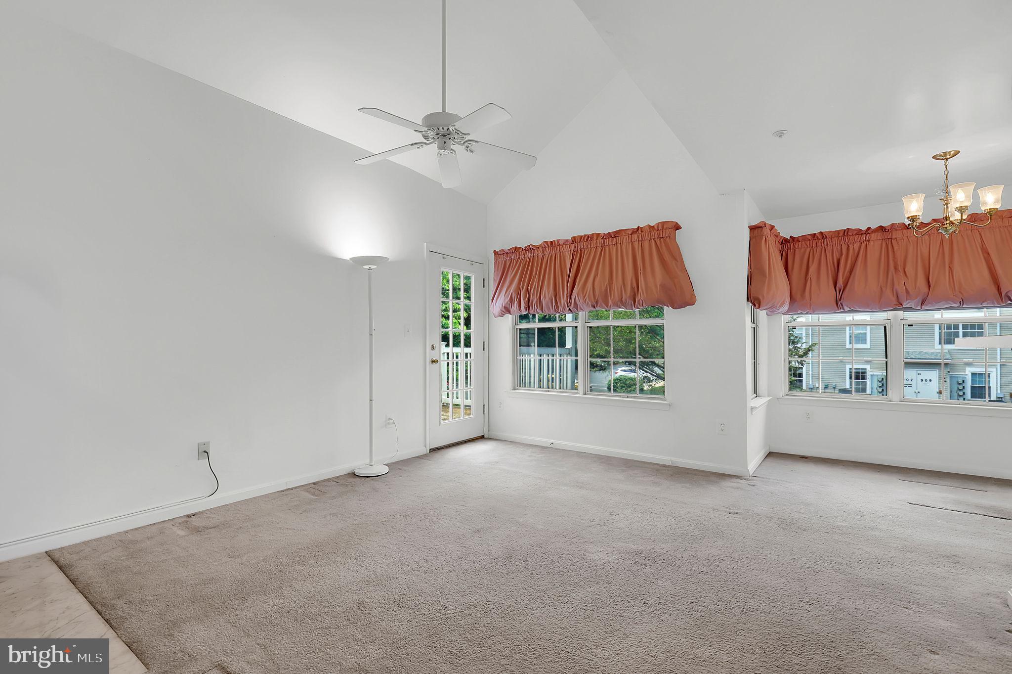 VISTAS AT WASHINGTONIAN WOODS - Residential