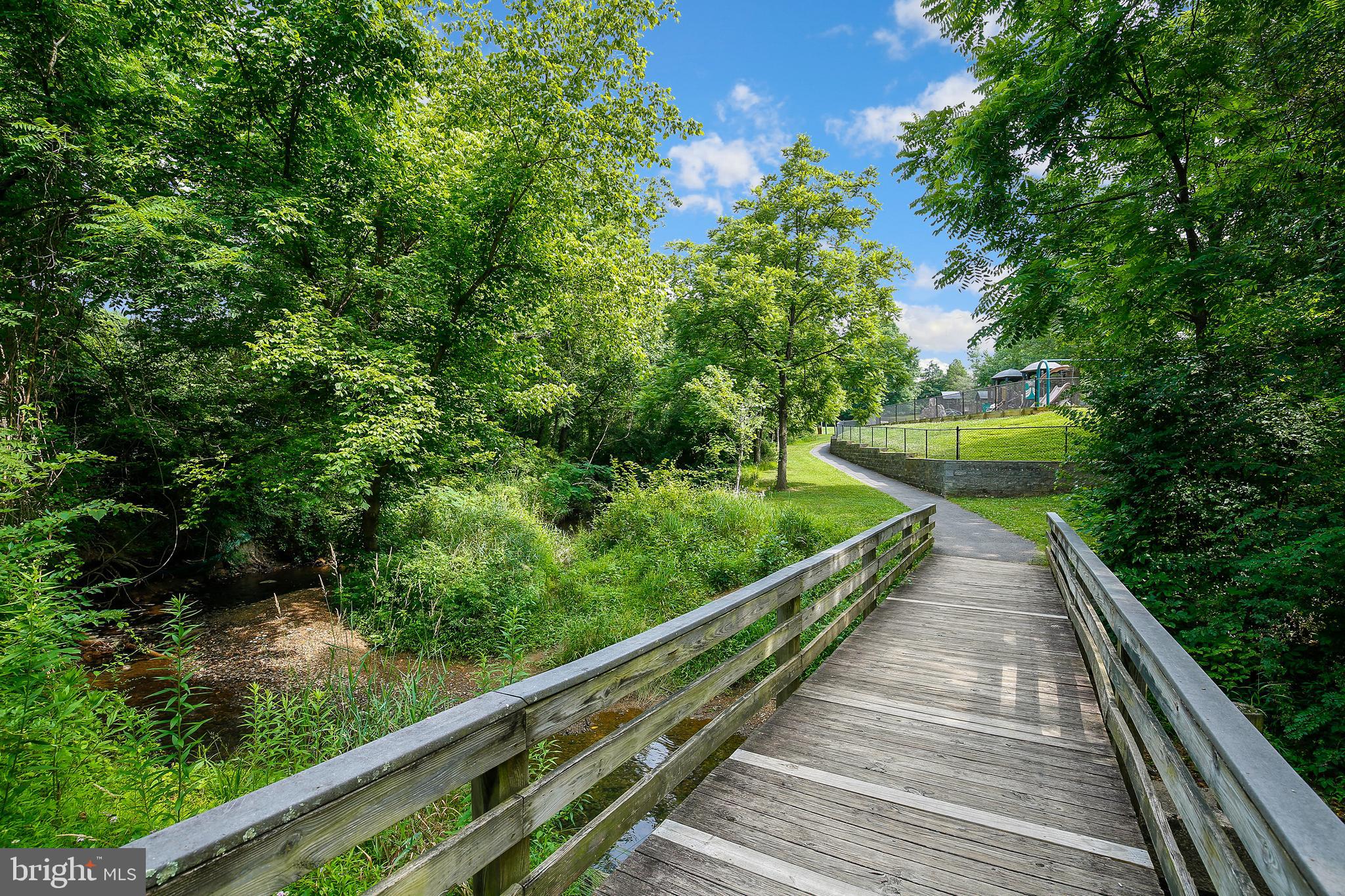 VISTAS AT WASHINGTONIAN WOODS - Residential