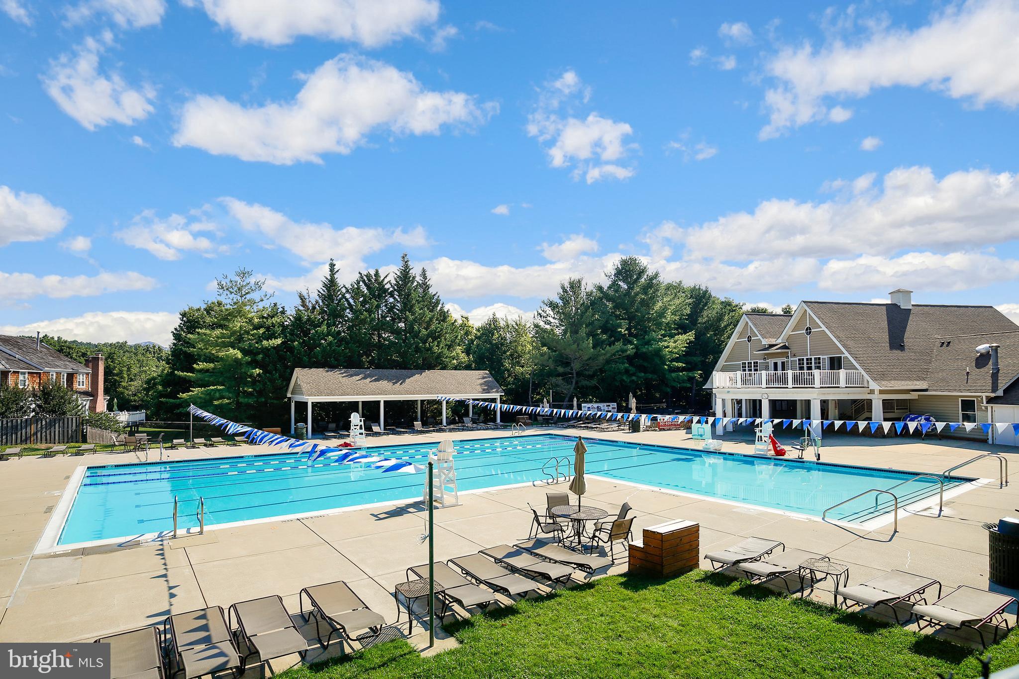 VISTAS AT WASHINGTONIAN WOODS - Residential