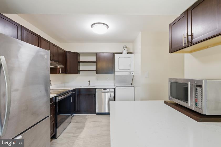 APPLEWALK CONDO - Residential