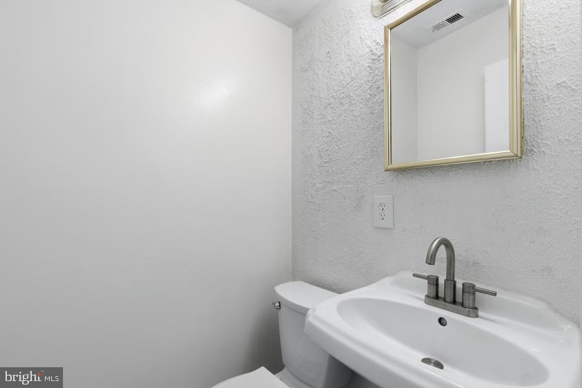 APPLEWALK CONDO - Residential