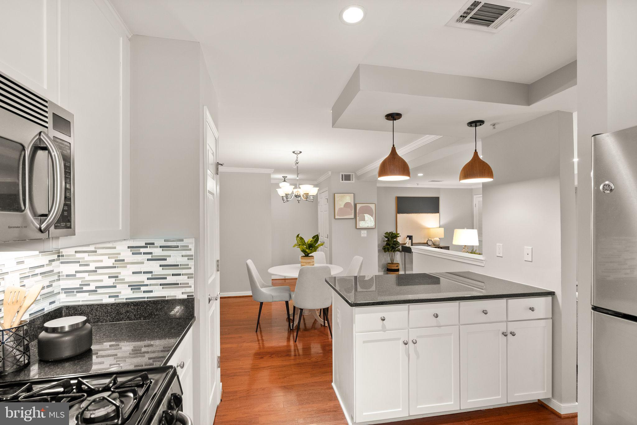 WEST VILLAGE OF SHIRLINGTON - Residential