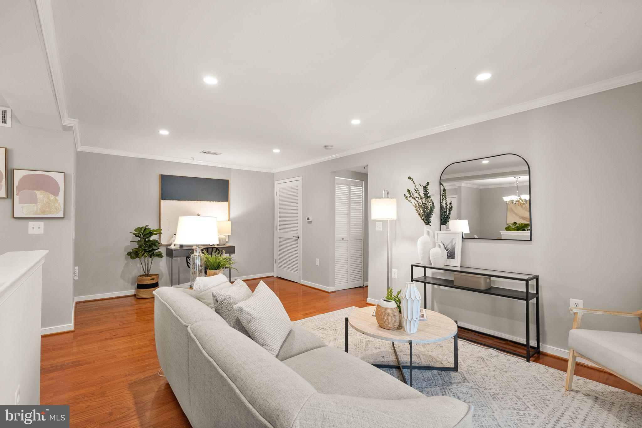 WEST VILLAGE OF SHIRLINGTON - Residential