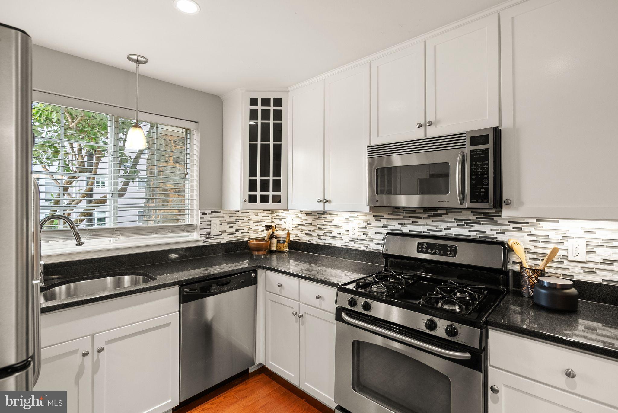 WEST VILLAGE OF SHIRLINGTON - Residential