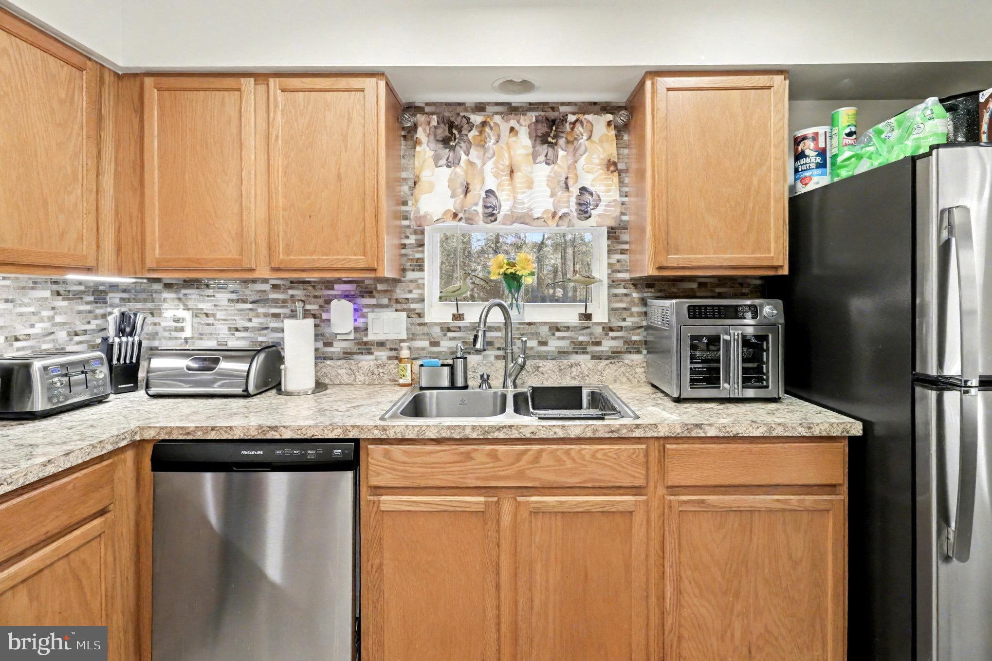 SHIRLAND SHORES - Residential