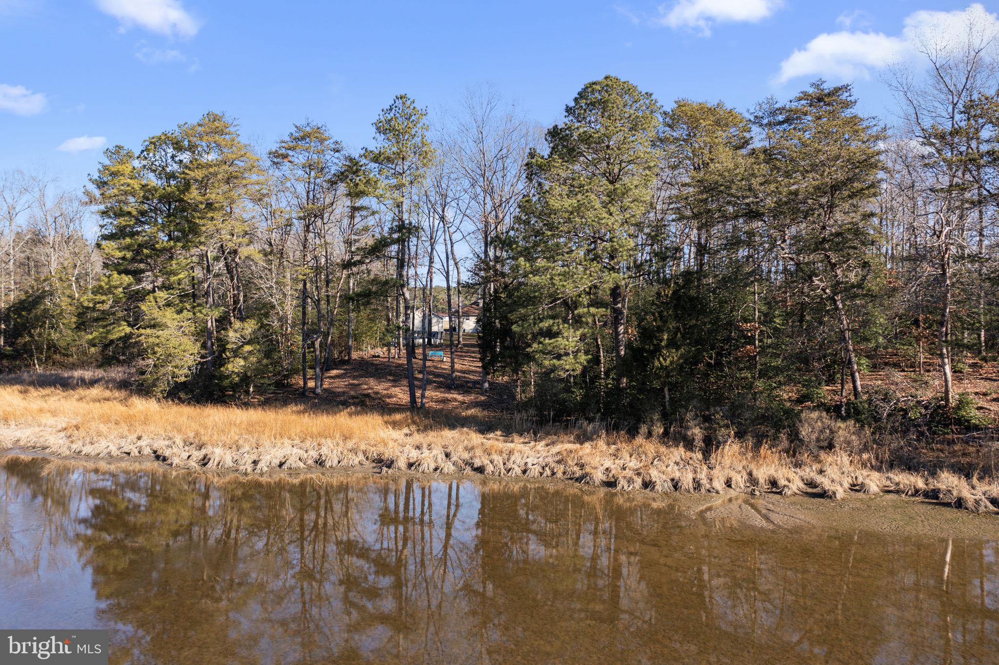 SHIRLAND SHORES - Residential