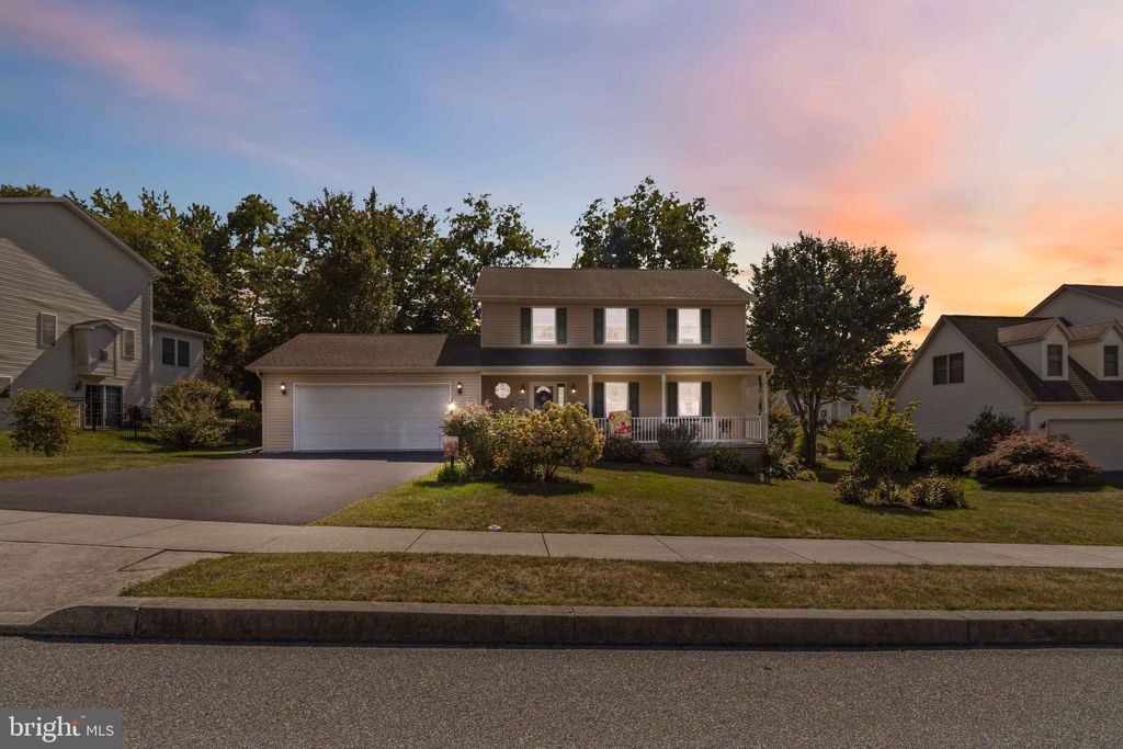 Photo of 140 Quail Drive, DILLSBURG, PA 17019 (MLS # PAYK2089944)