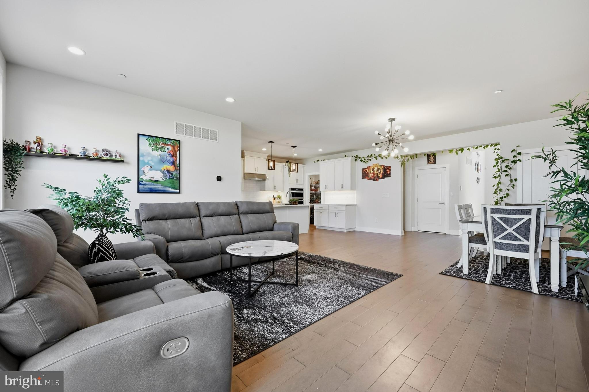 ENCLAVE AT CHESTER SPRINGS - Residential