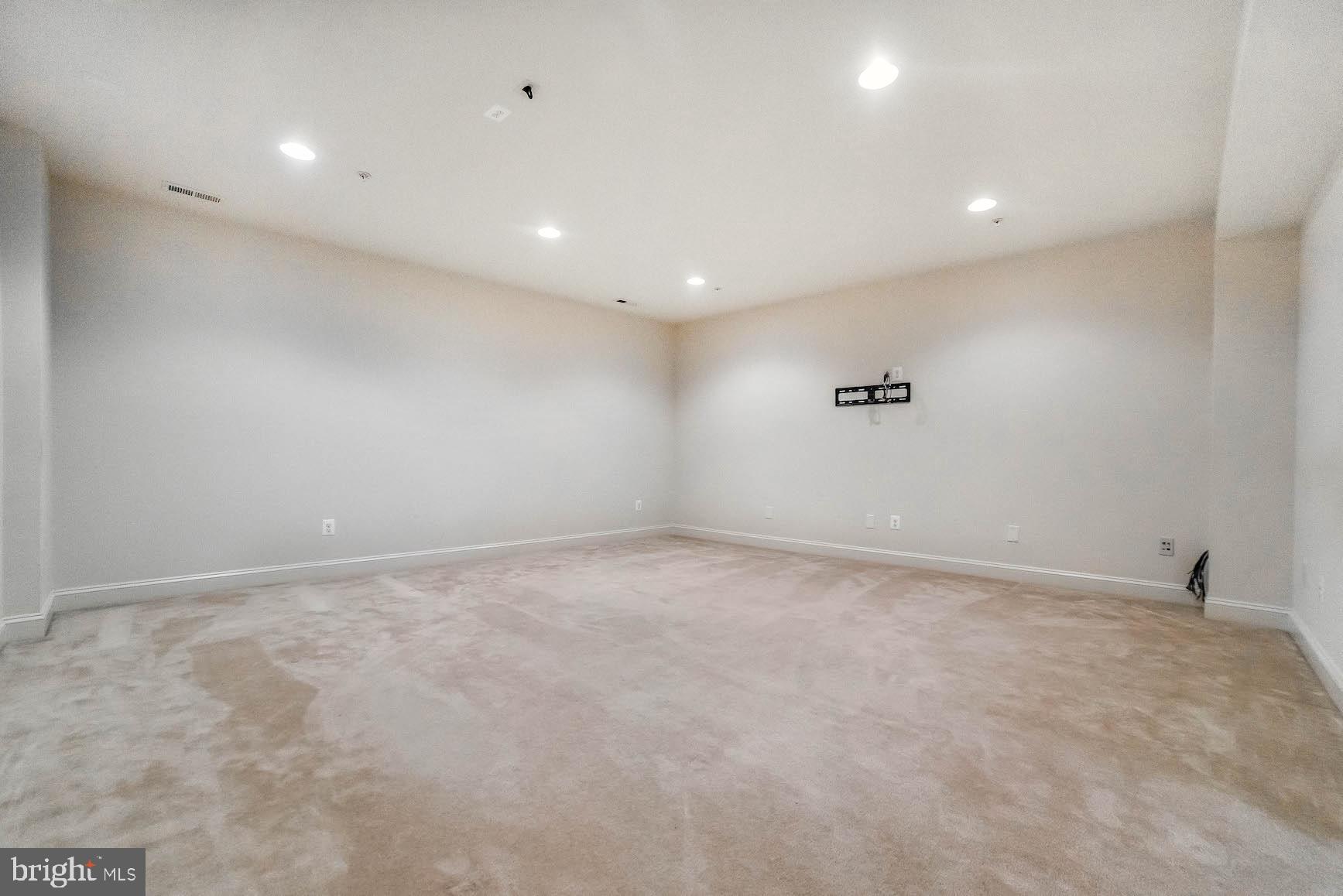 BROAD CREEK - Residential