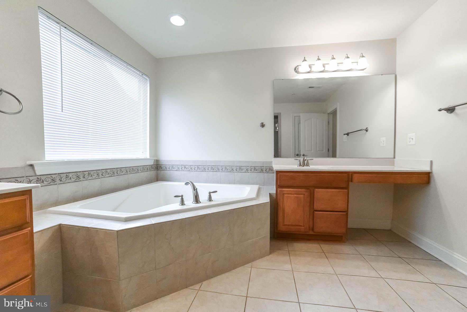 BROAD CREEK - Residential