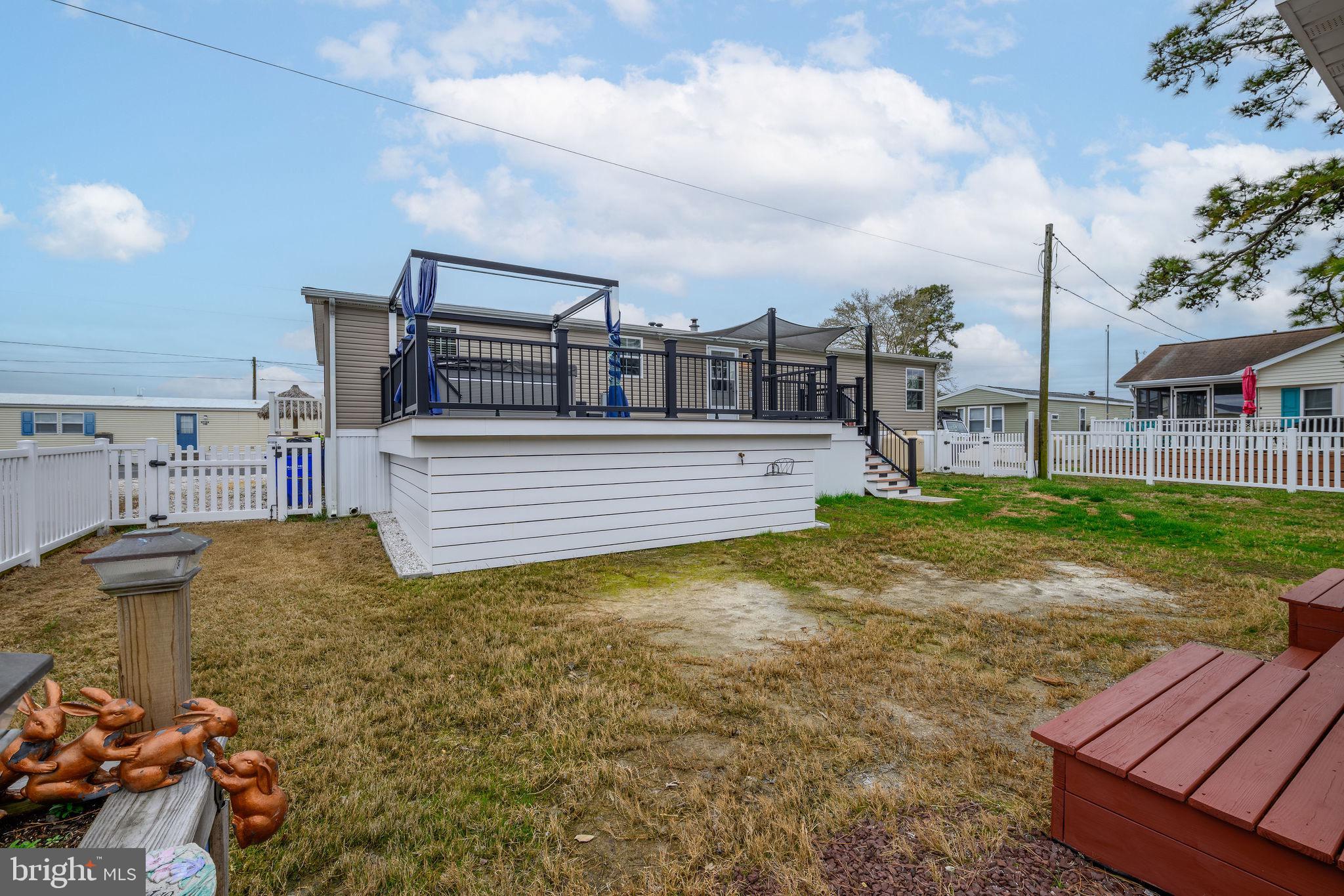 WHITE HOUSE BEACH - Residential