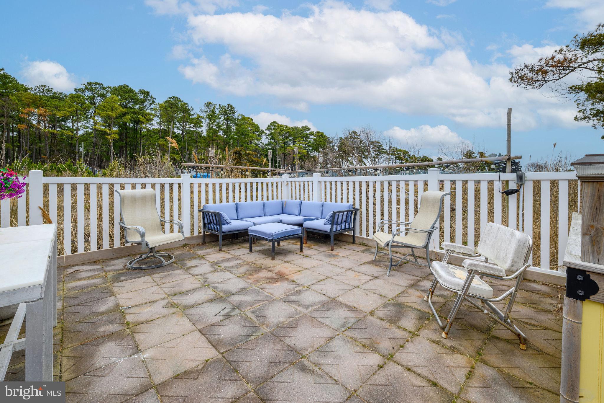 WHITE HOUSE BEACH - Residential