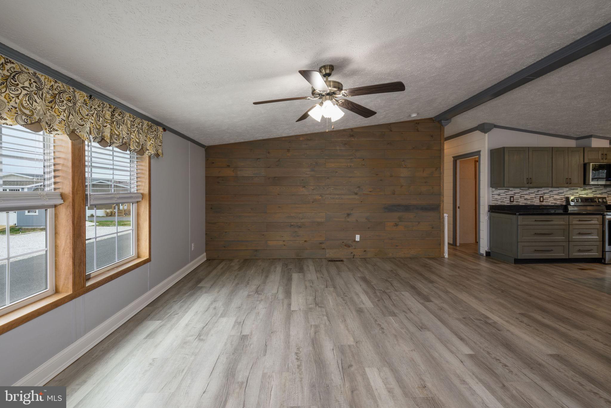 WHITE HOUSE BEACH - Residential