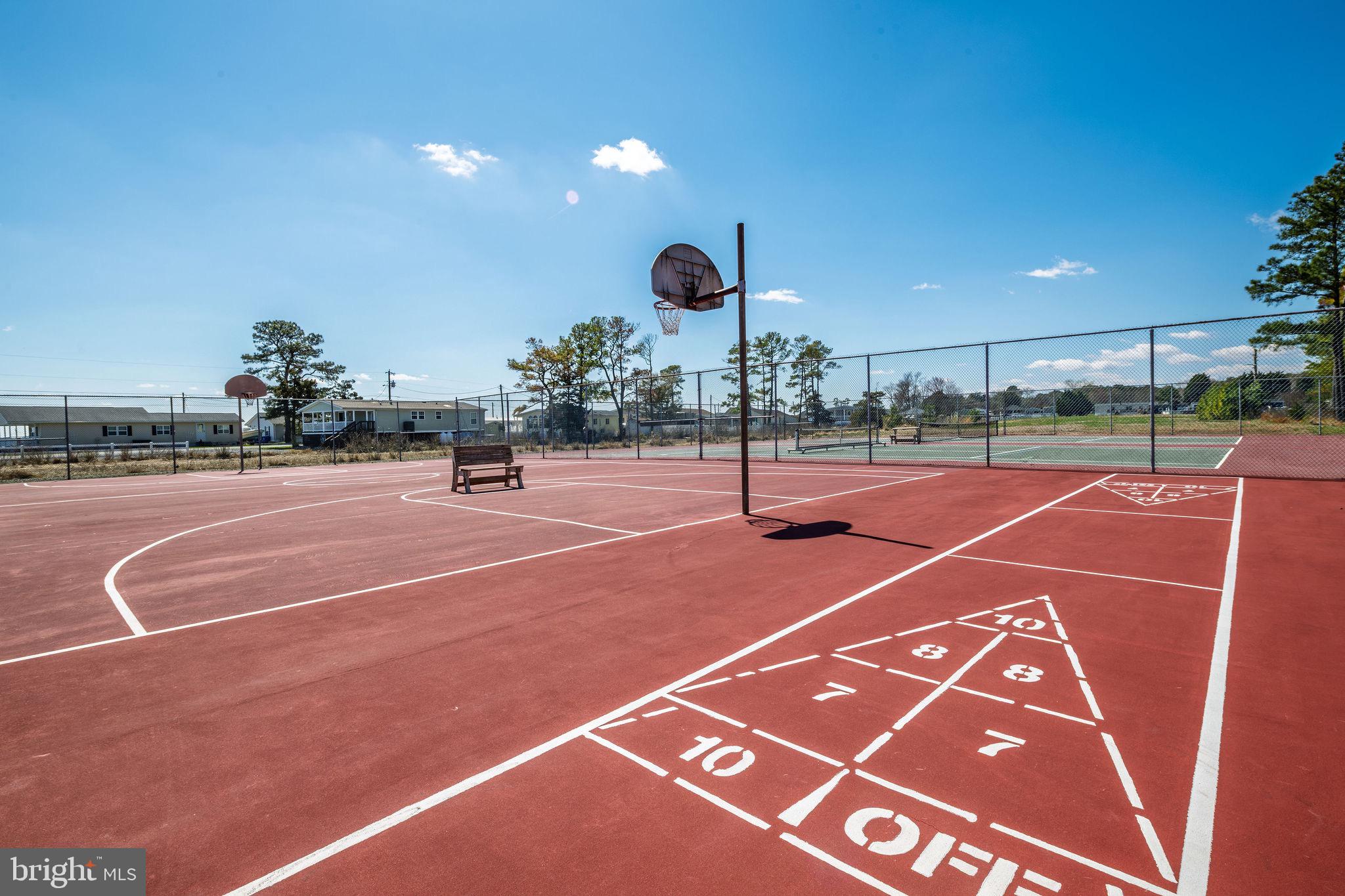WHITE HOUSE BEACH - Residential