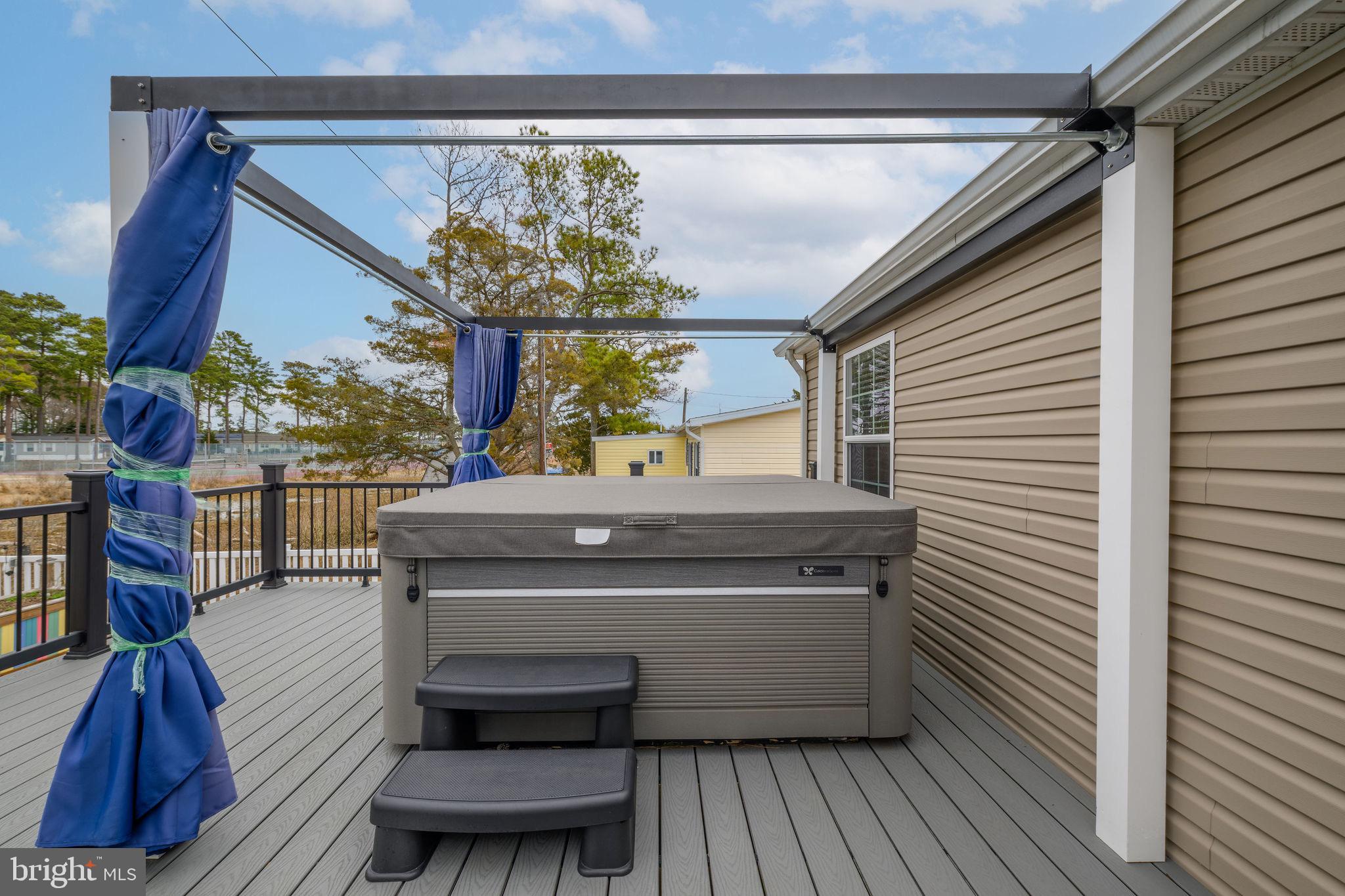 WHITE HOUSE BEACH - Residential