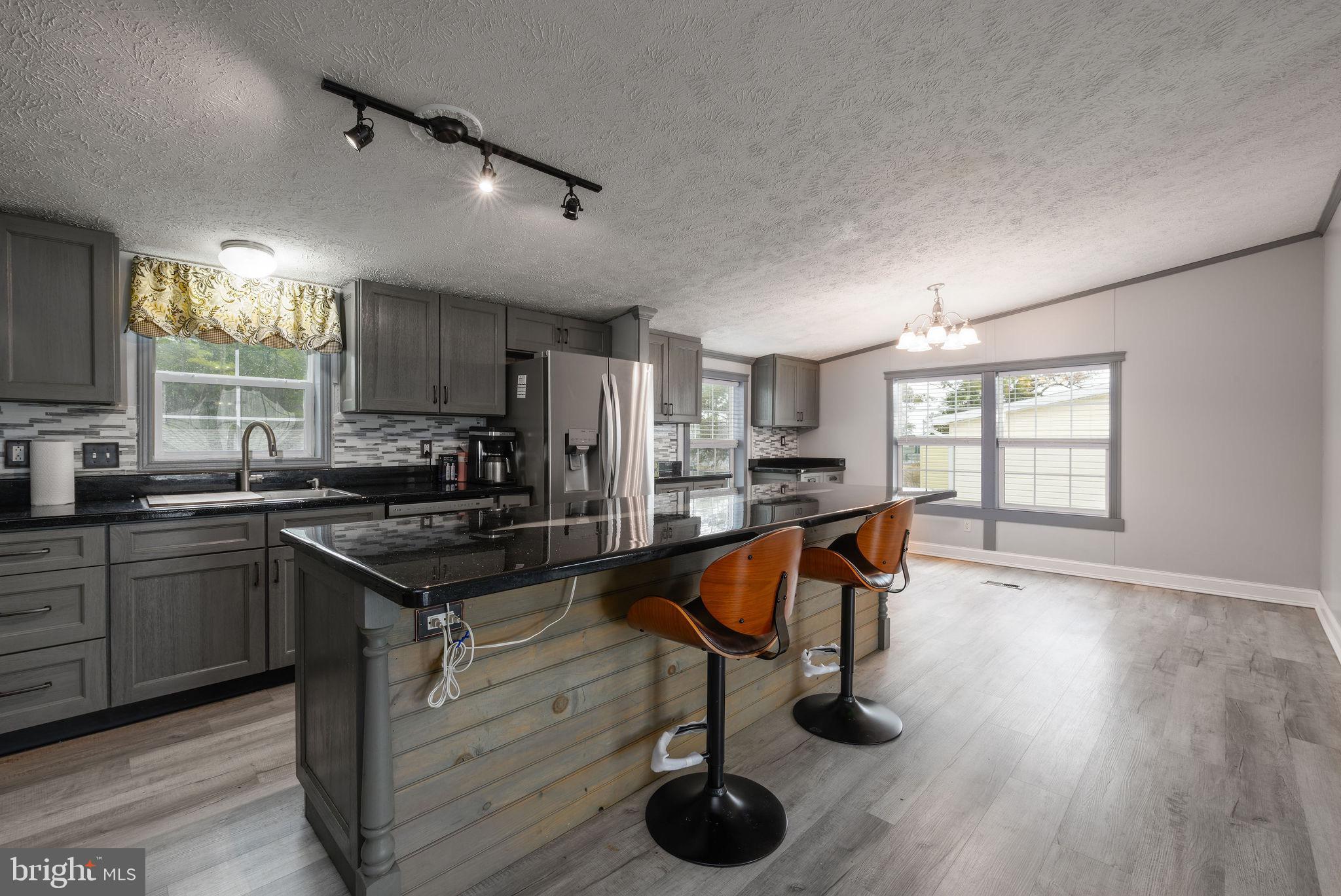 WHITE HOUSE BEACH - Residential