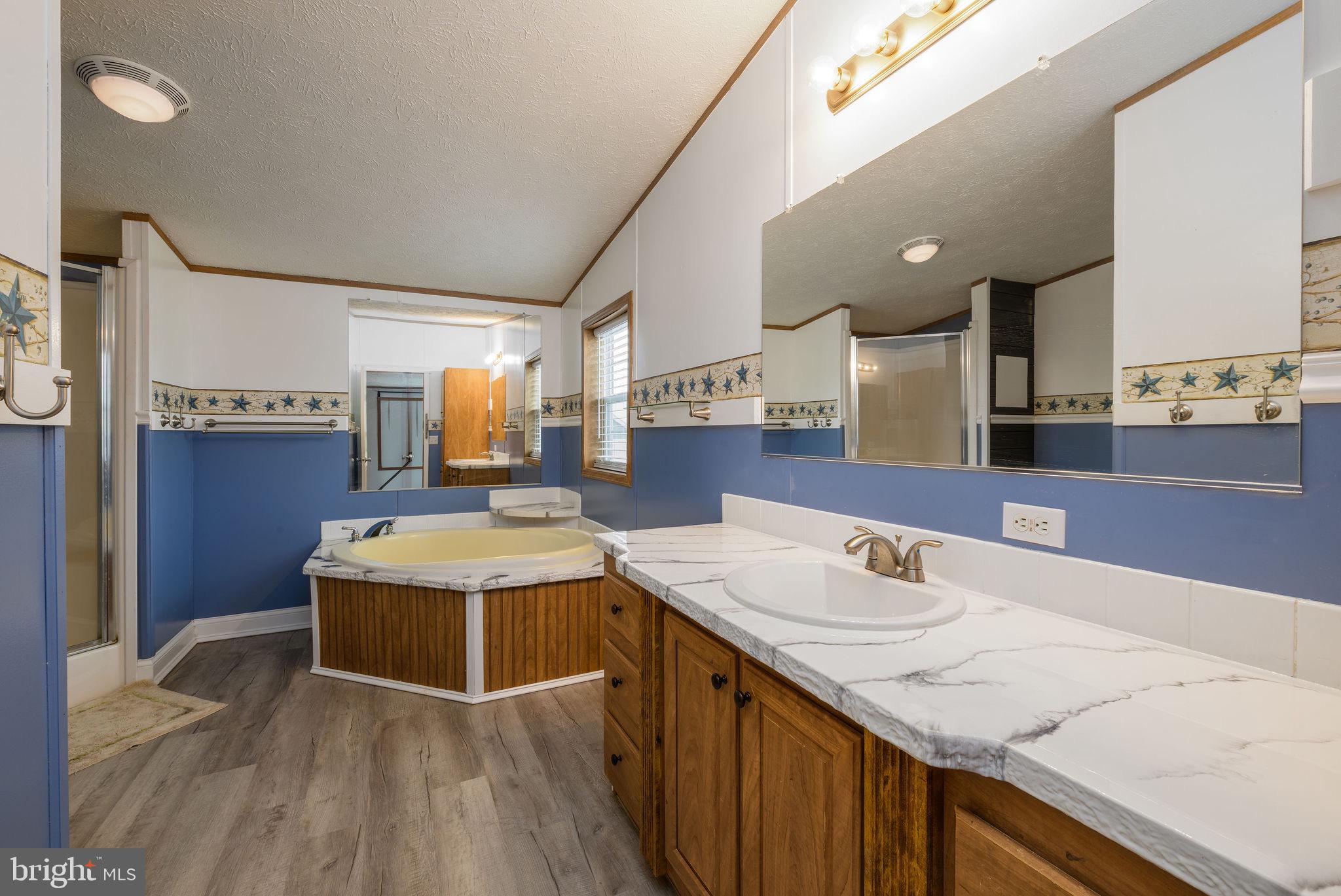 WHITE HOUSE BEACH - Residential