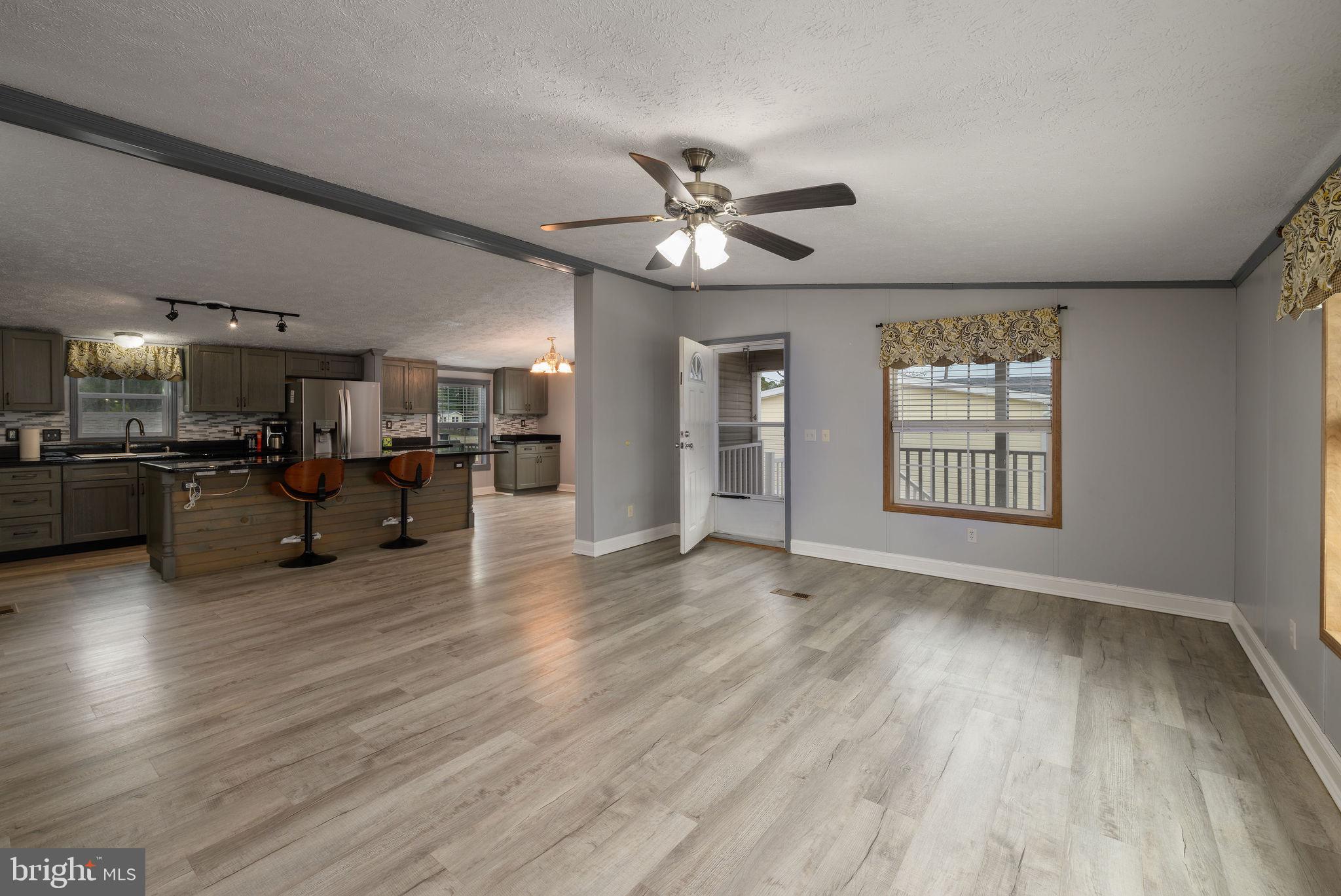 WHITE HOUSE BEACH - Residential