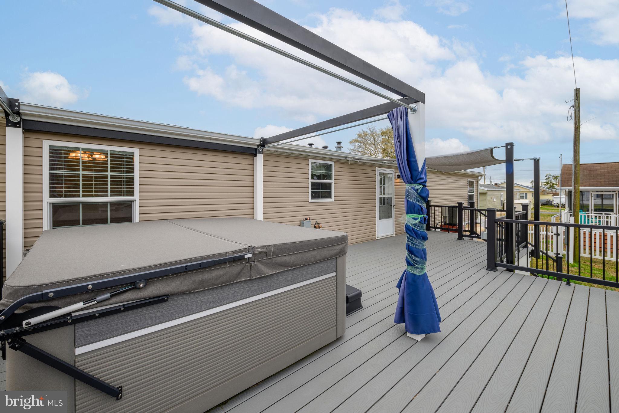 WHITE HOUSE BEACH - Residential