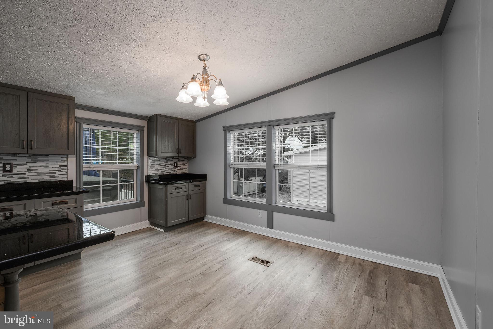 WHITE HOUSE BEACH - Residential