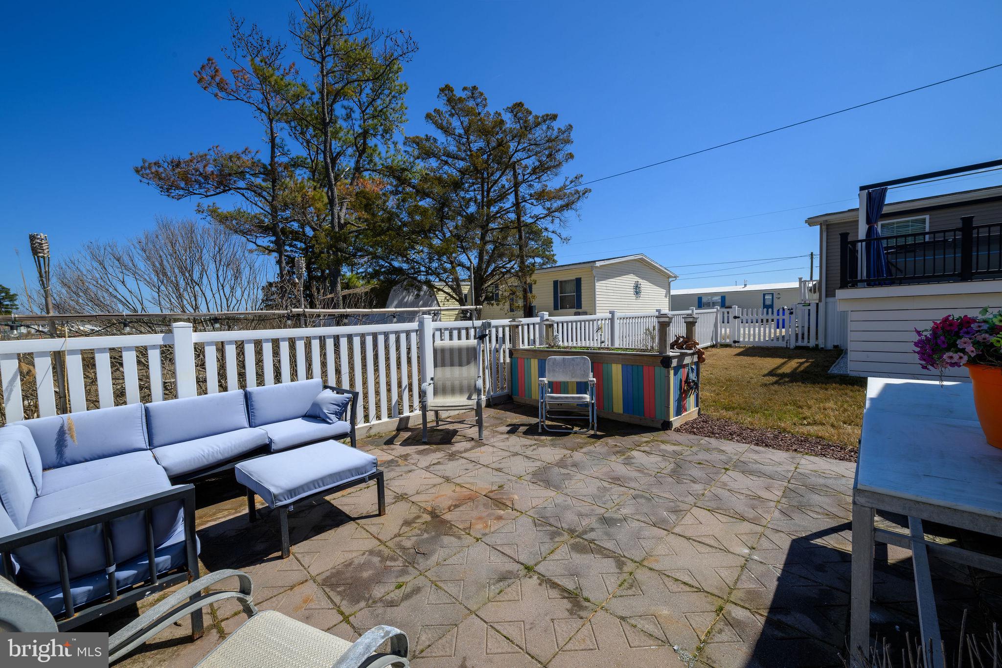 WHITE HOUSE BEACH - Residential