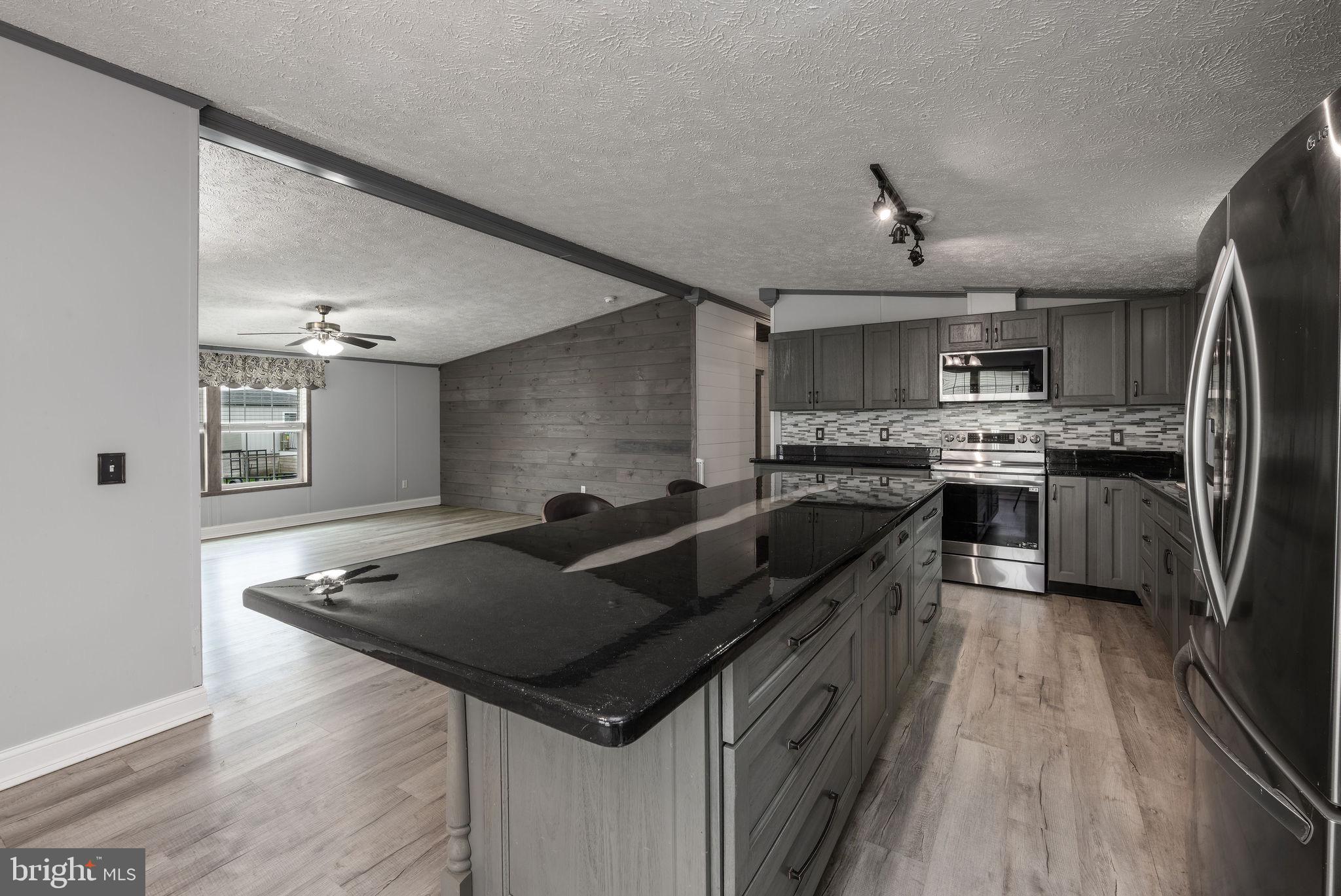 WHITE HOUSE BEACH - Residential