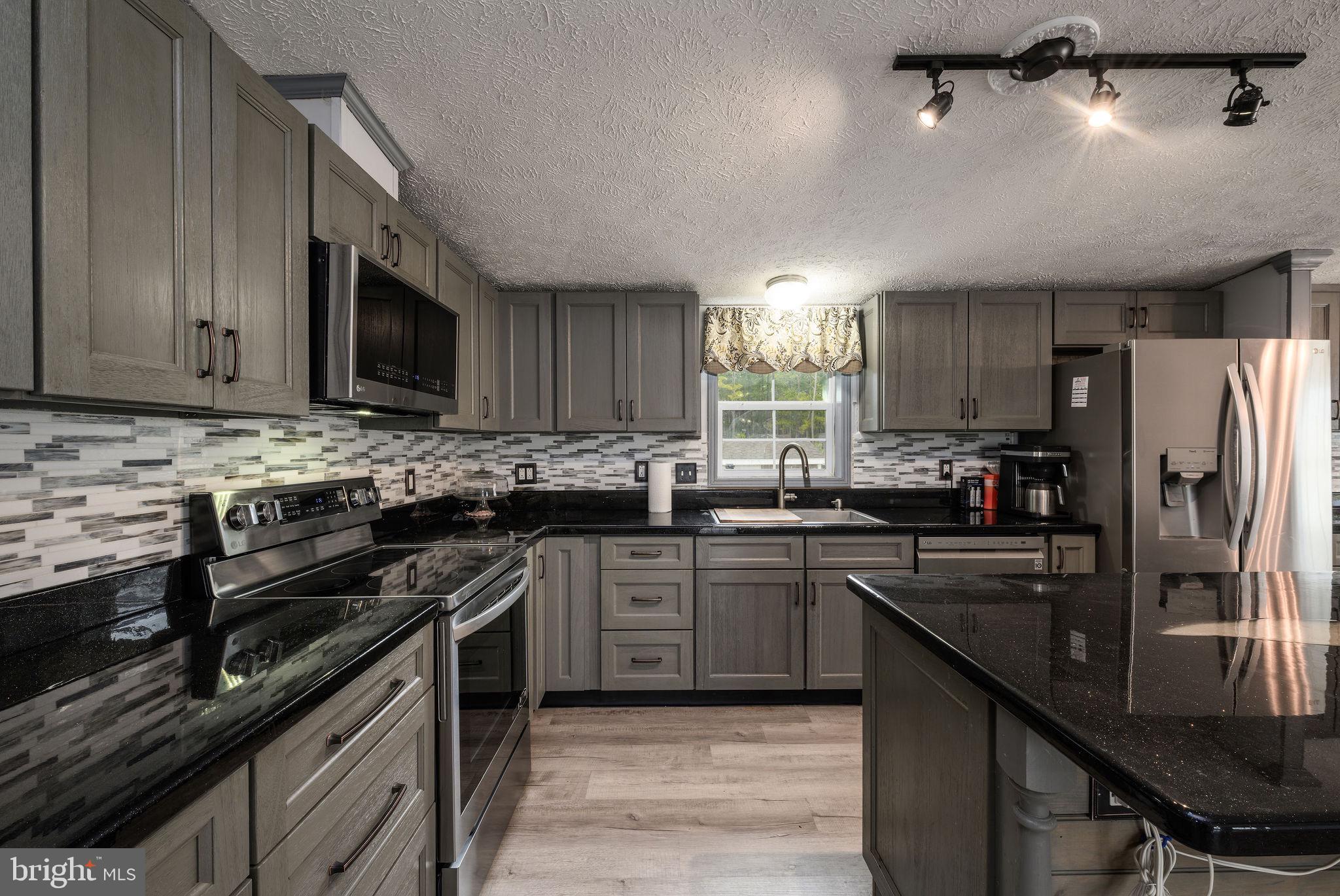 WHITE HOUSE BEACH - Residential