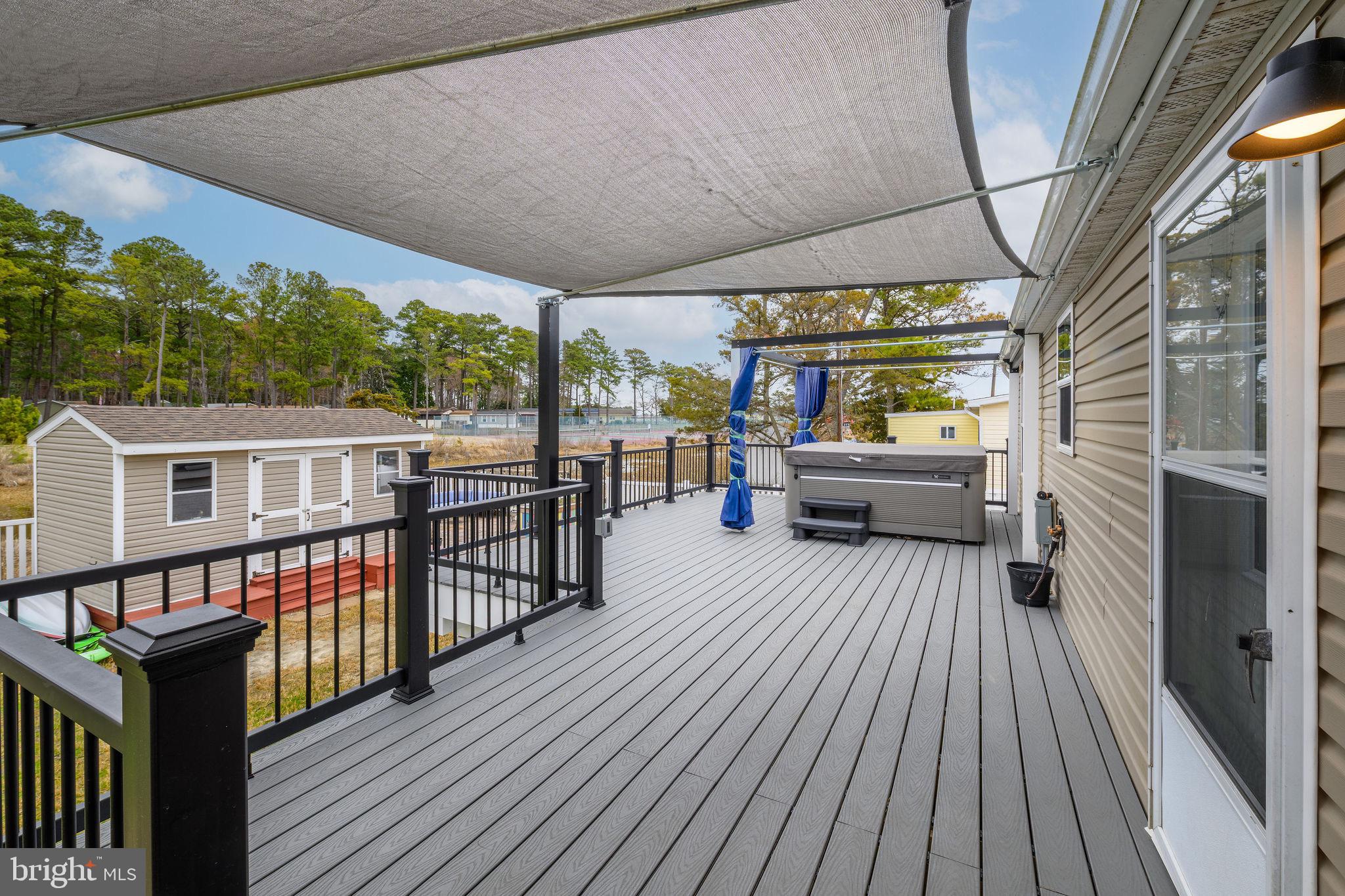 WHITE HOUSE BEACH - Residential