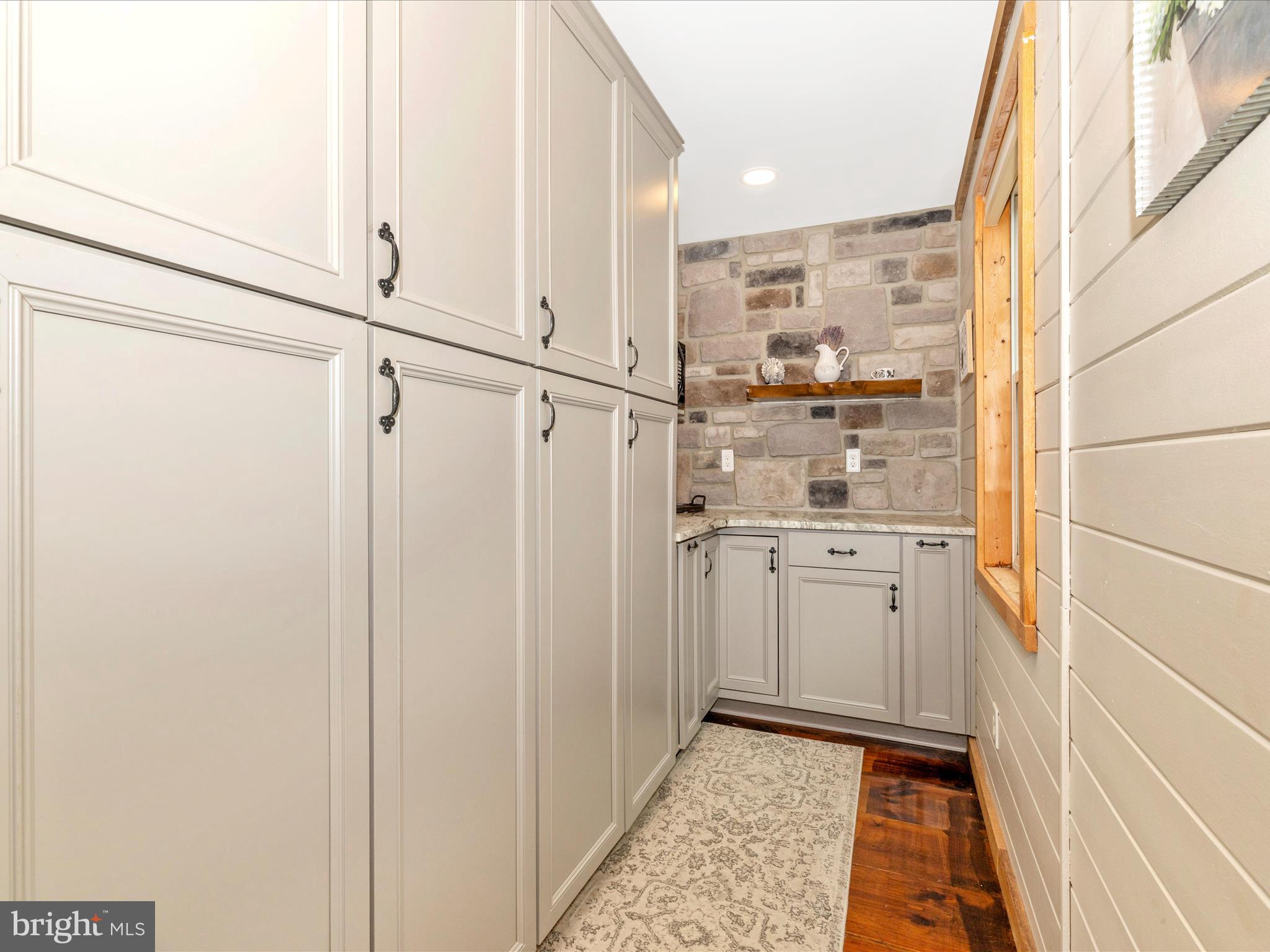 MIDDLETOWN - Residential