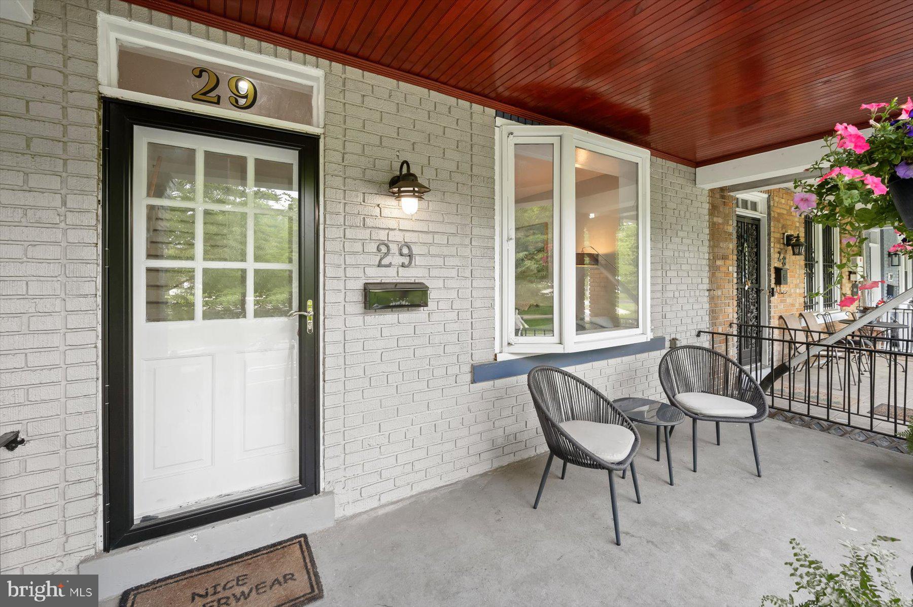 29 SHERMAN CIRCLE NW