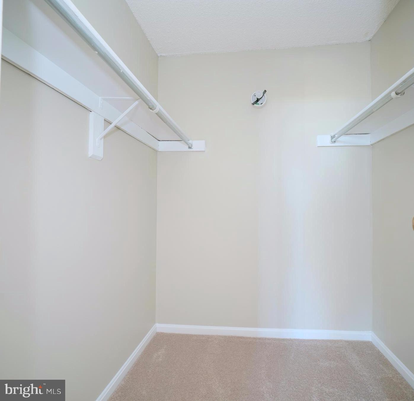 CHELSEA TOWERS - Residential