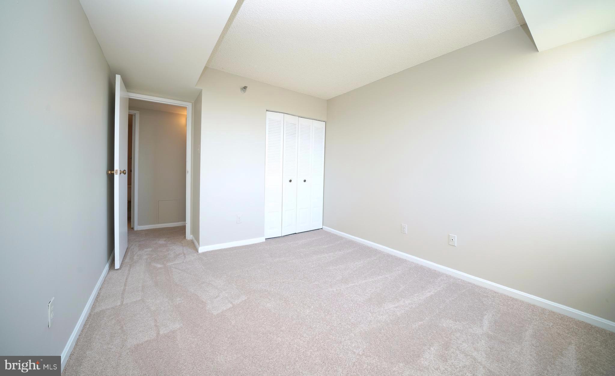 CHELSEA TOWERS - Residential