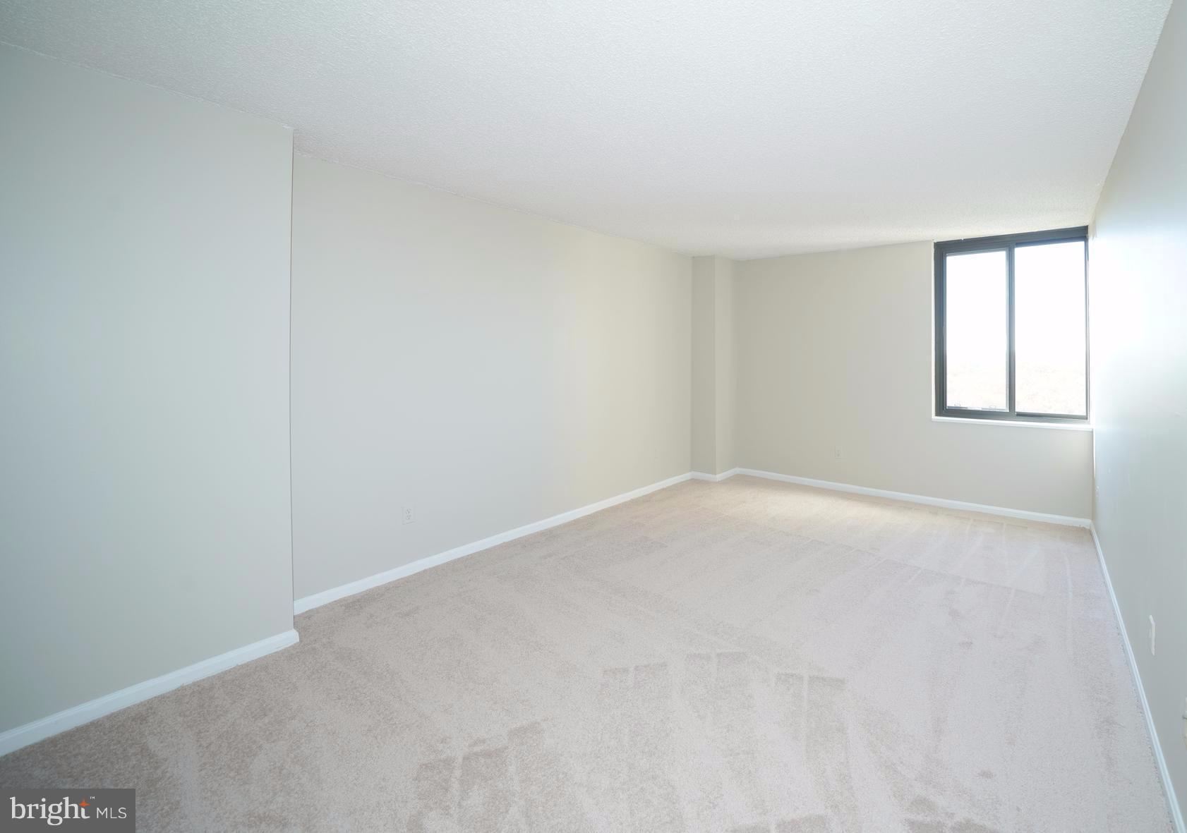 CHELSEA TOWERS - Residential