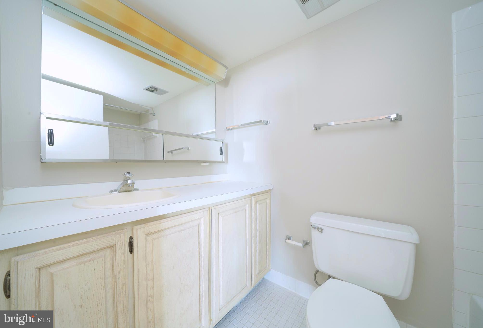 CHELSEA TOWERS - Residential