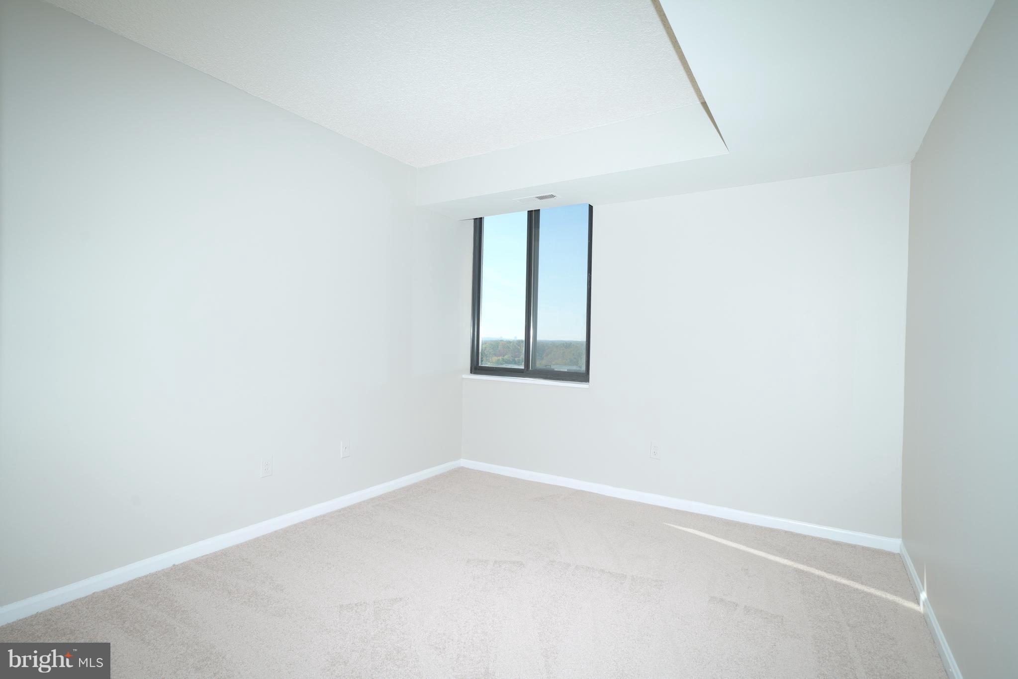 CHELSEA TOWERS - Residential