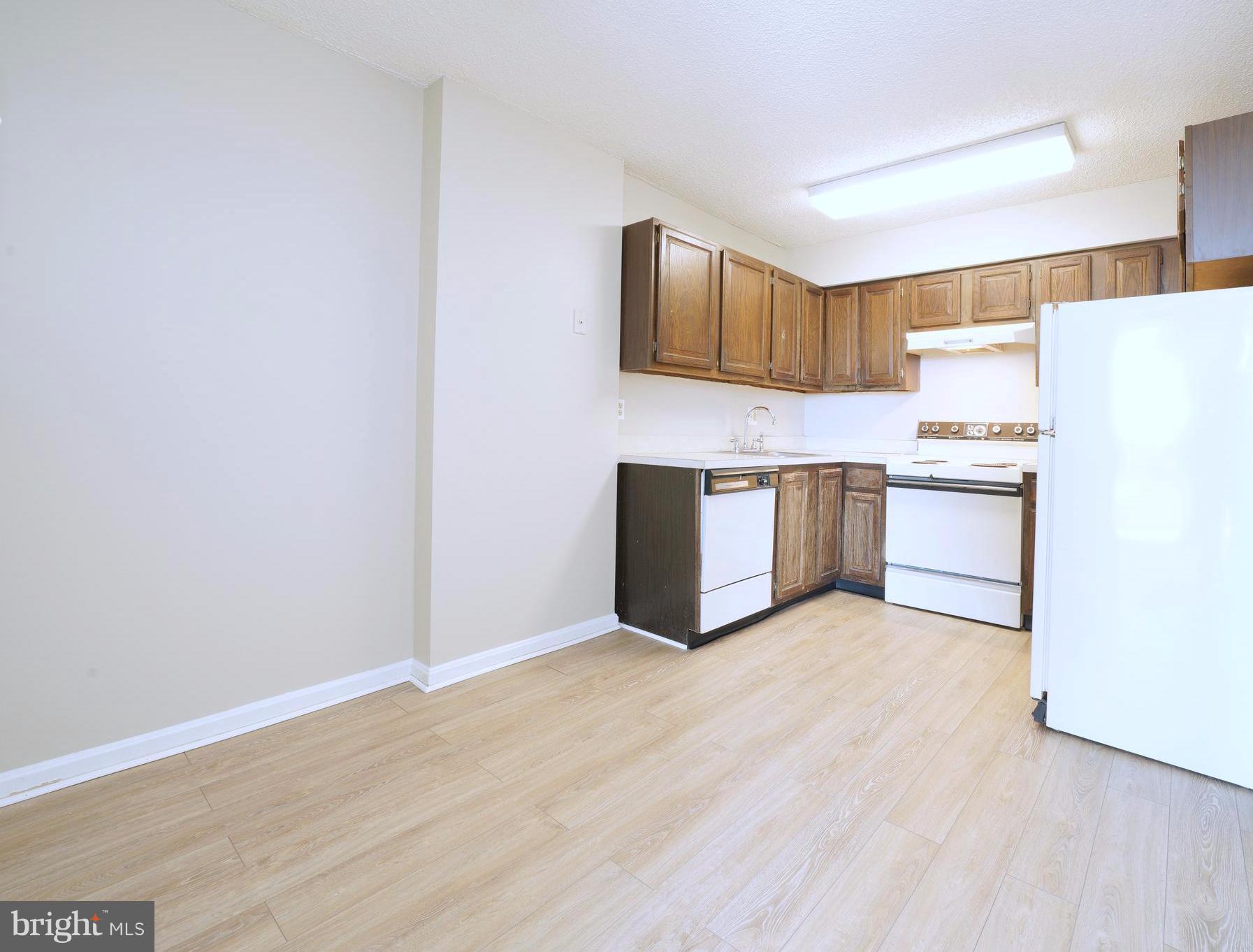 CHELSEA TOWERS - Residential