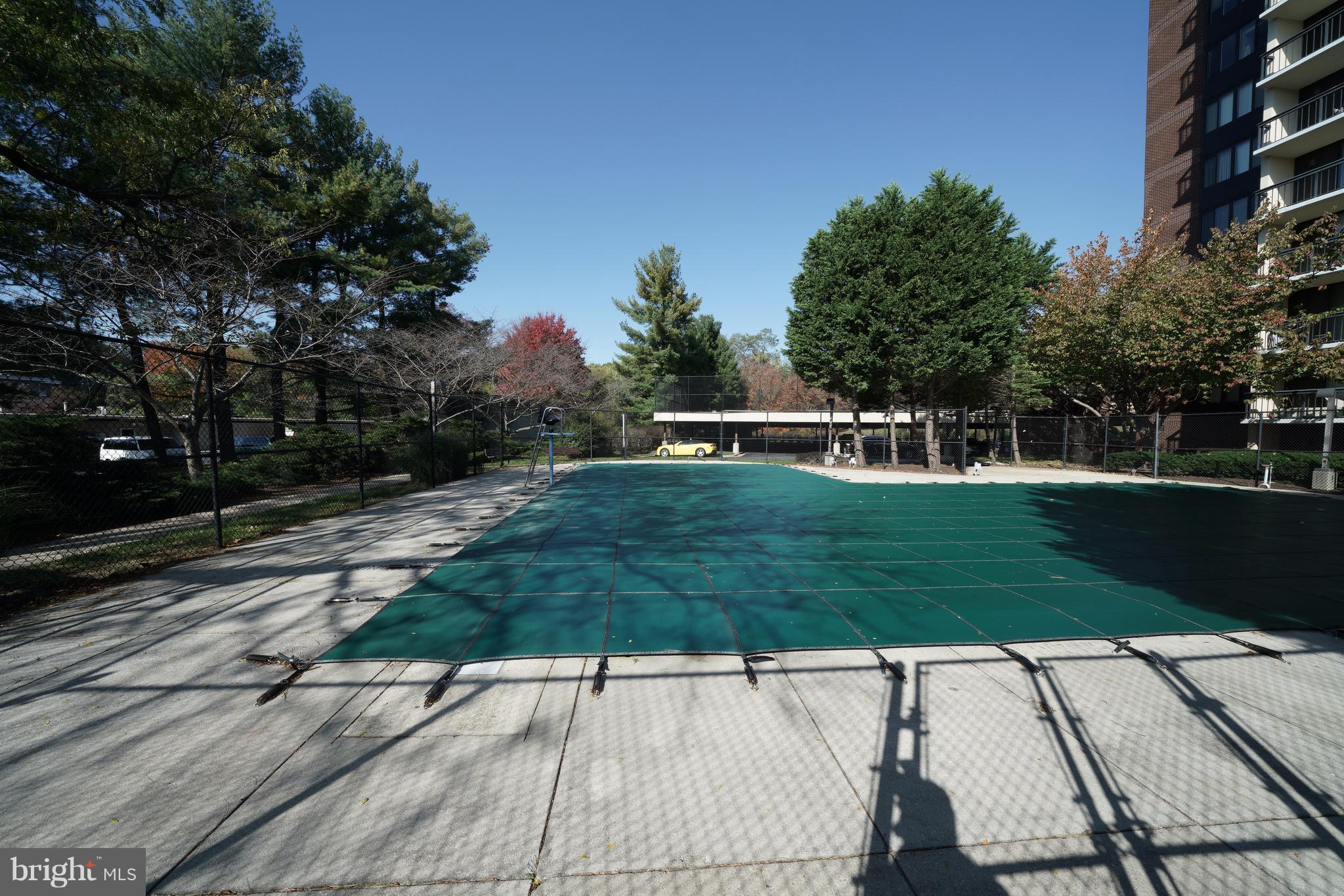 CHELSEA TOWERS - Residential