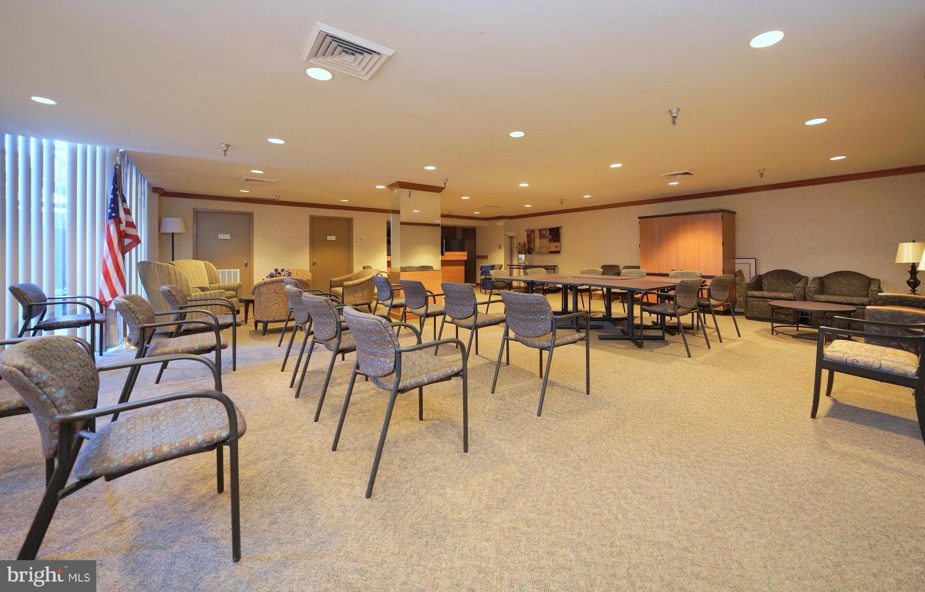 CHELSEA TOWERS - Residential