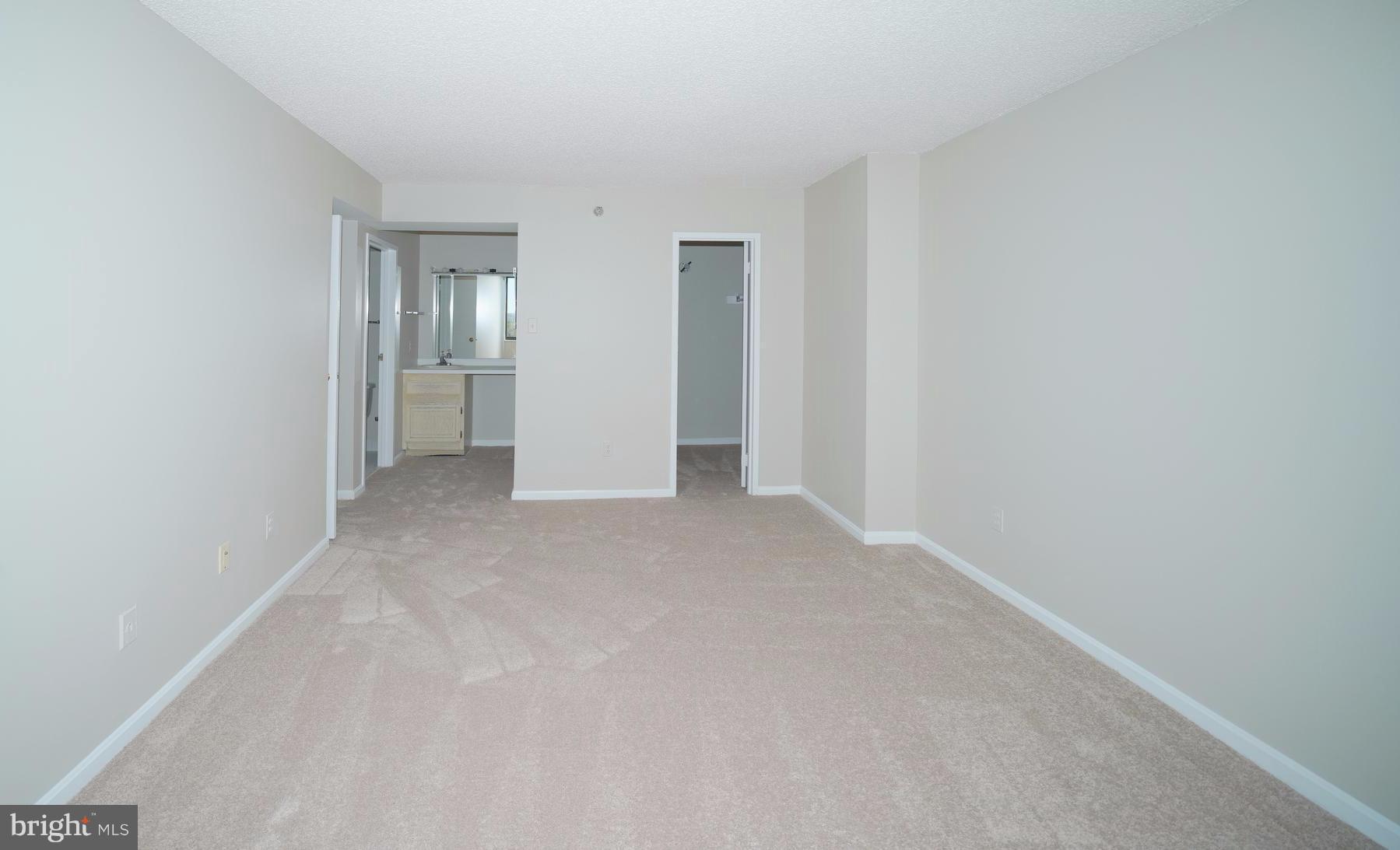 CHELSEA TOWERS - Residential