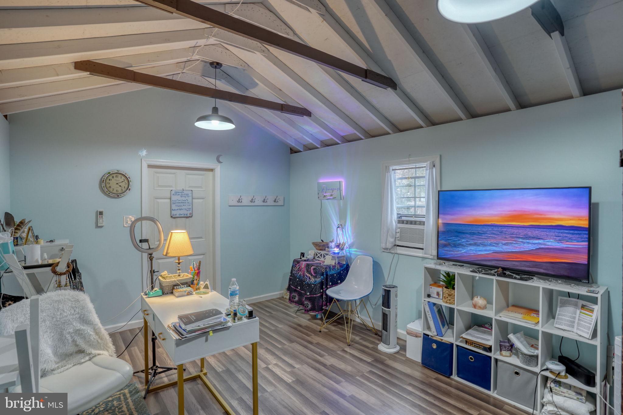 CHESTER HARBOR - Residential