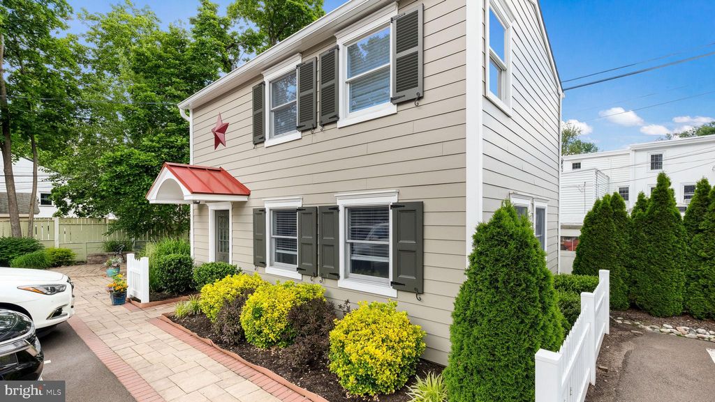 Photo of 112 E State Street #7, DOYLESTOWN, PA 18901 (MLS # PABU2098356)