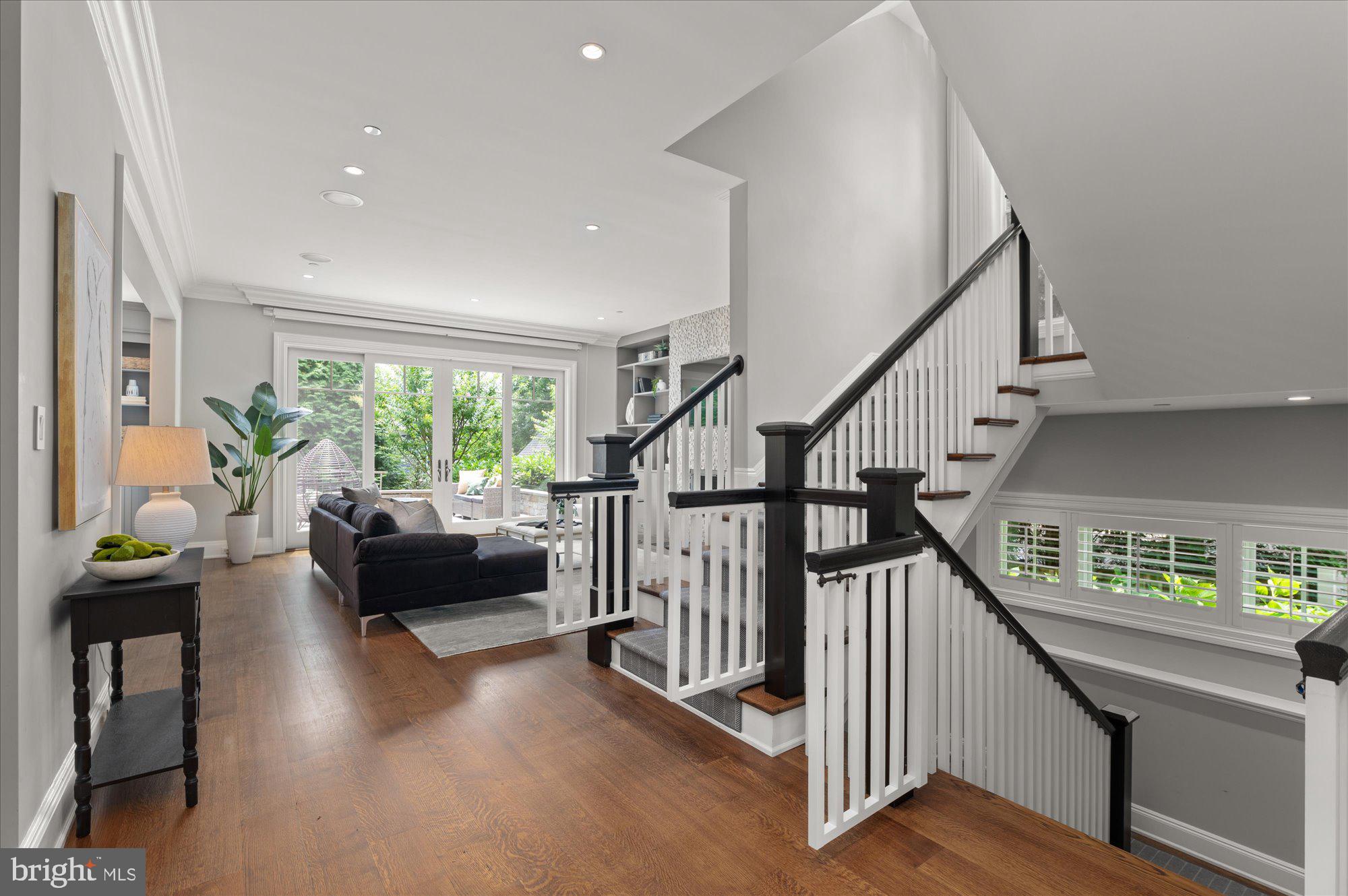 BRADLEY HILLS - Residential